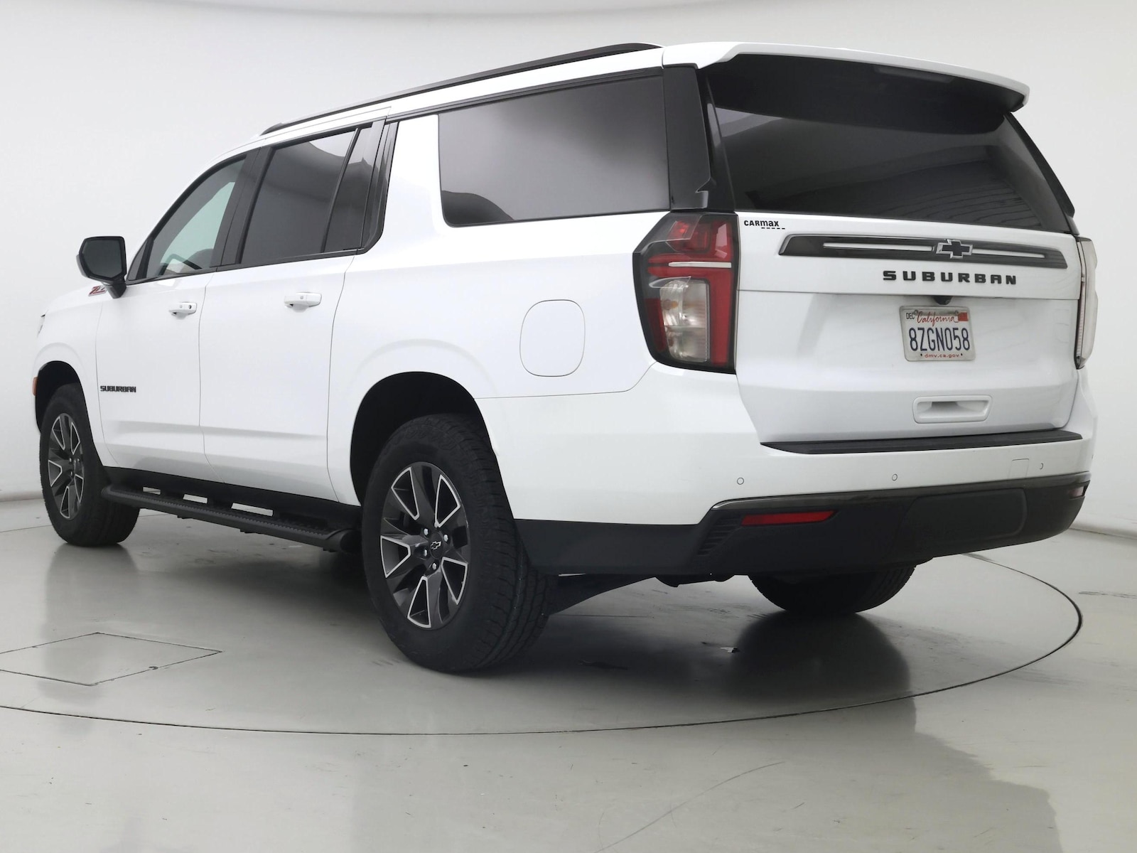 2022 Chevrolet Suburban Z71 - Photo 3