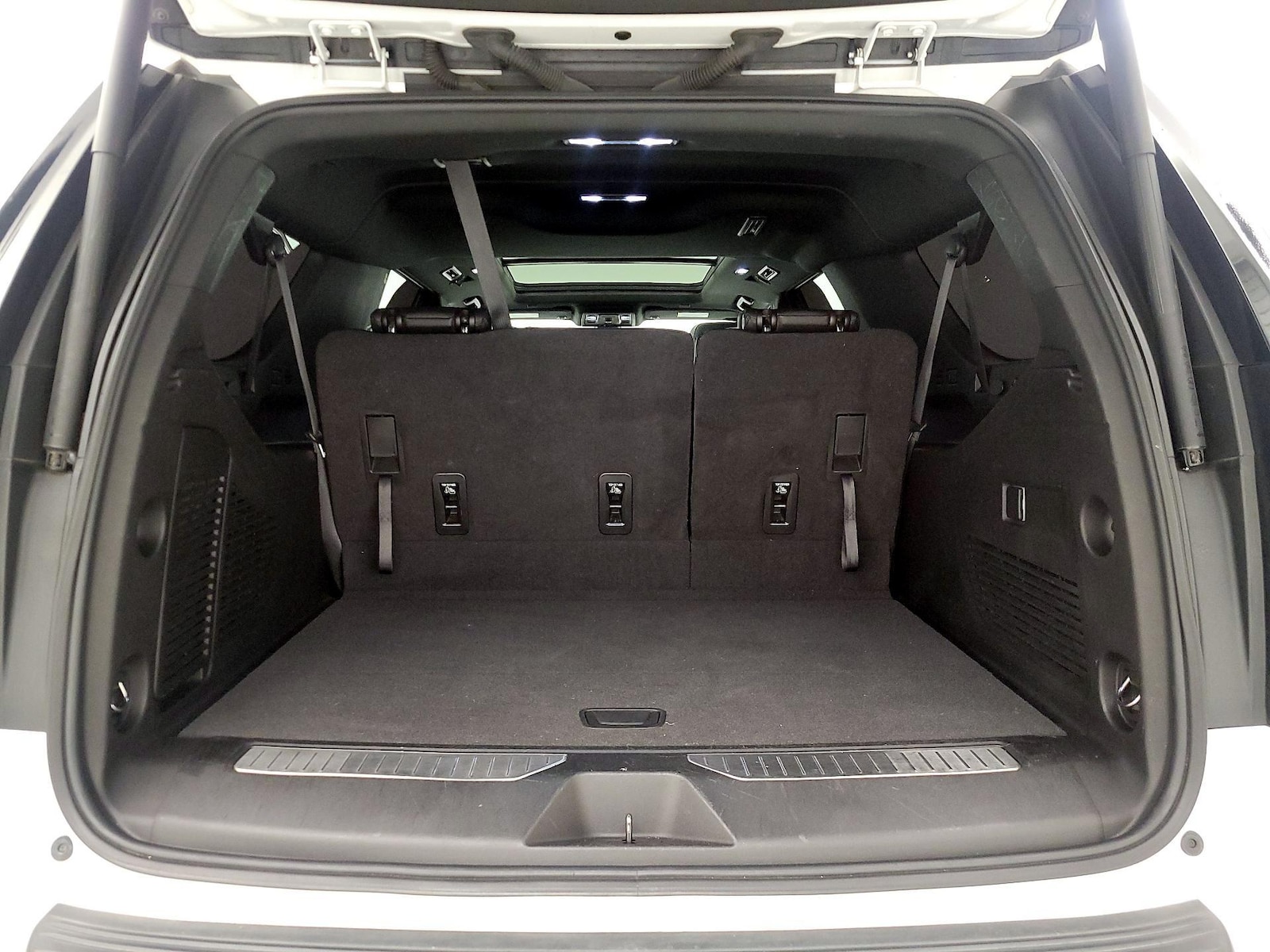 2022 Chevrolet Suburban Z71 - Photo 23