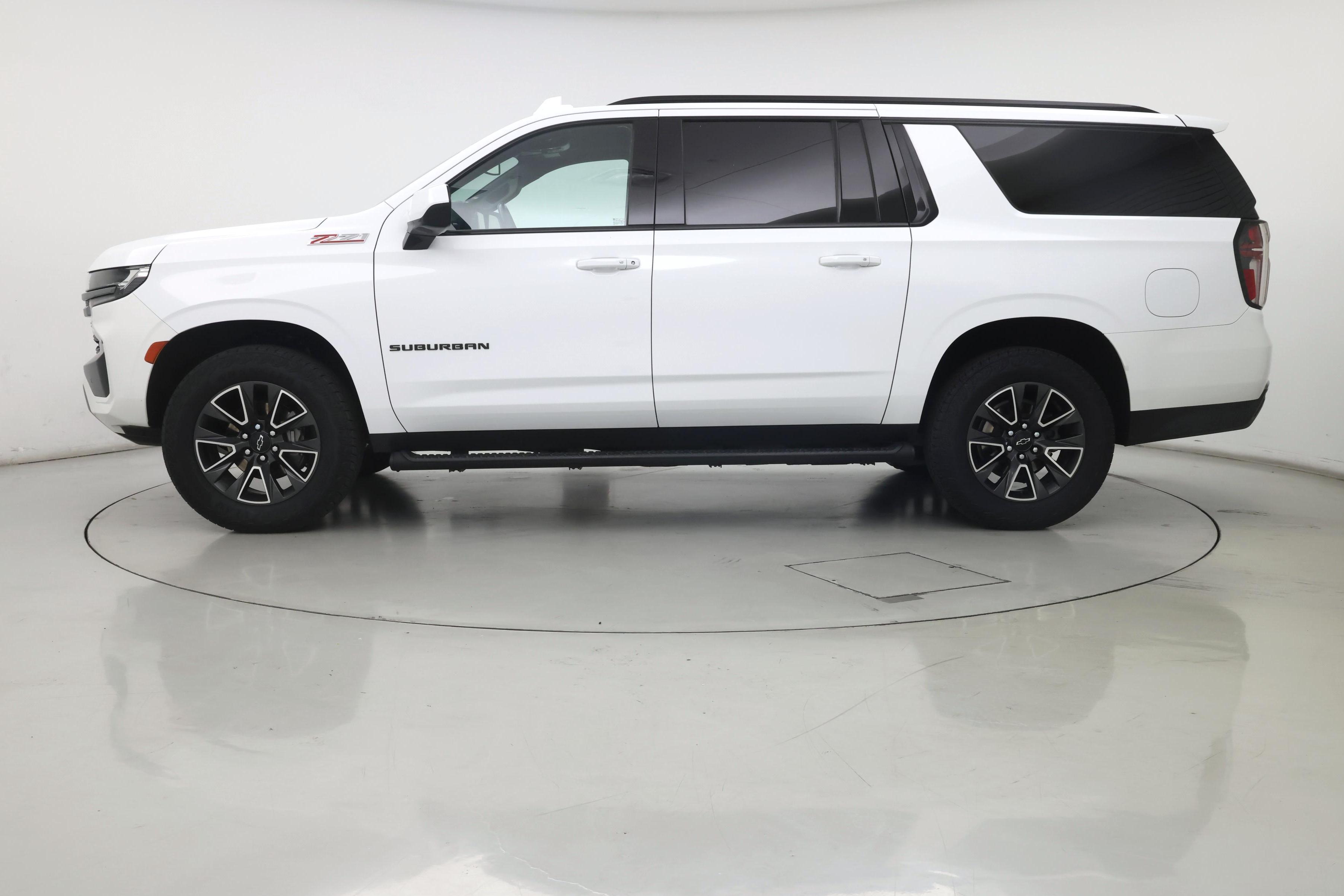 Thumbnail: 2022 Chevrolet Suburban - 3