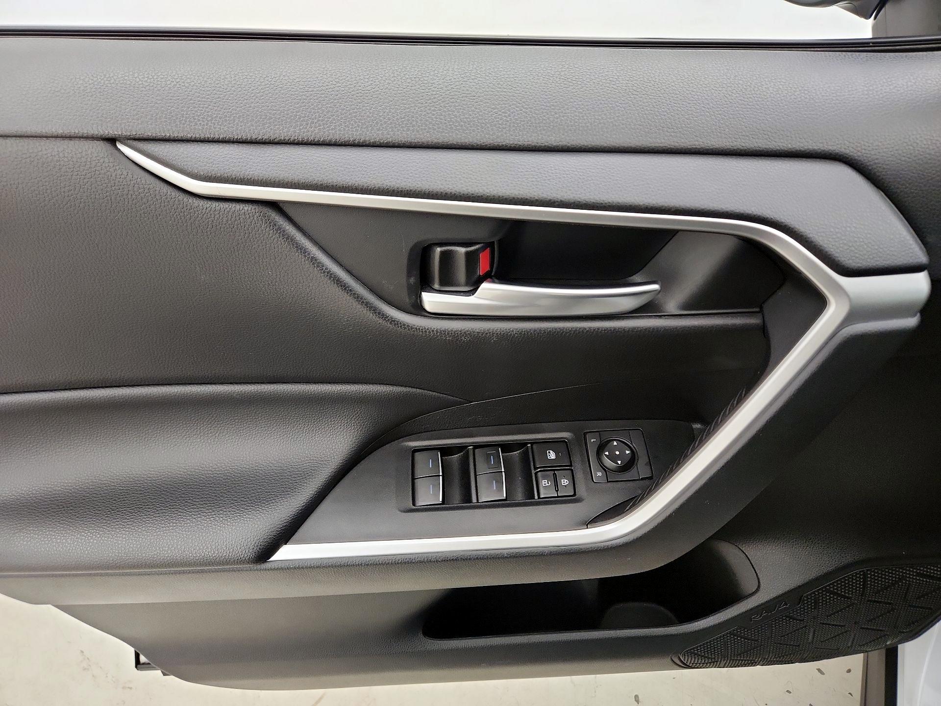 Thumbnail: 2023 Toyota RAV4 - 12