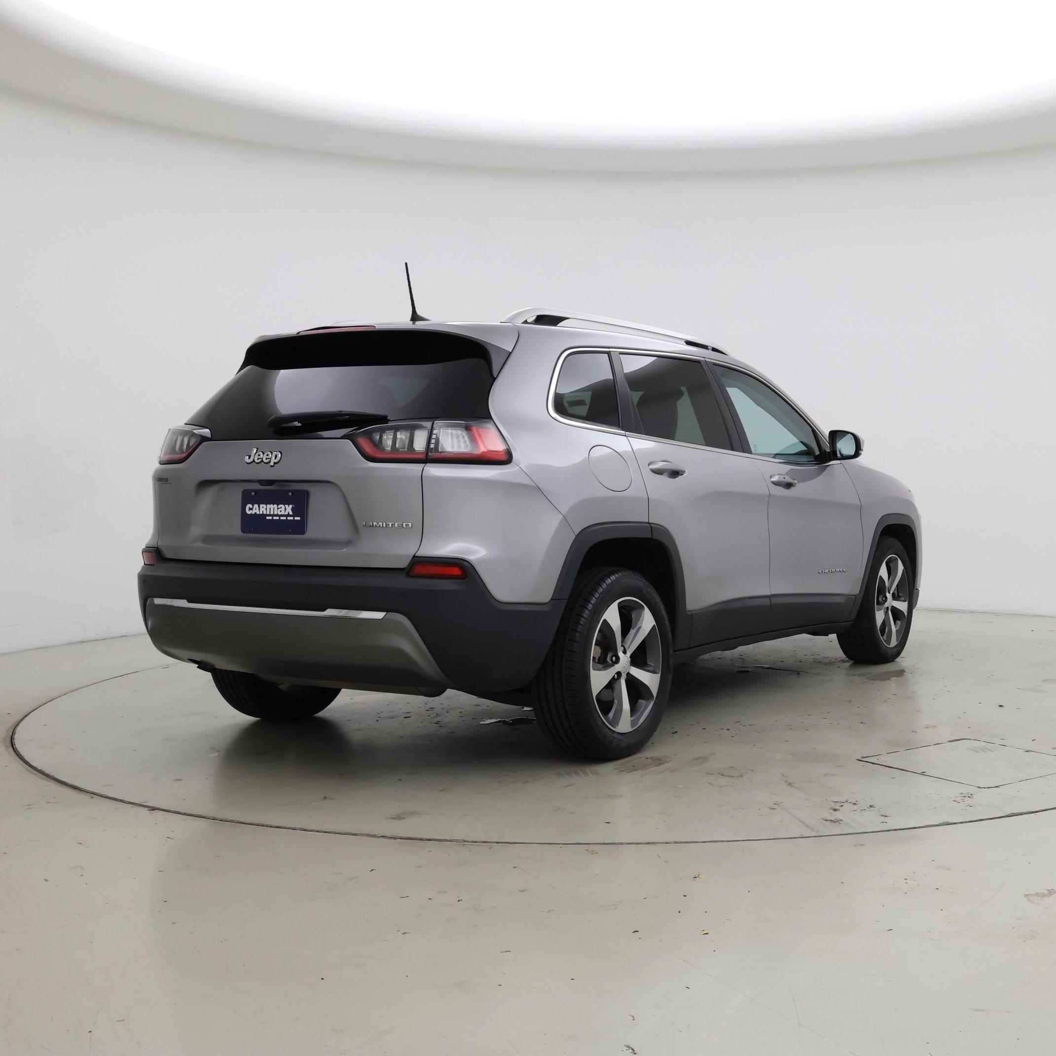 Thumbnail: 2019 Jeep Cherokee - 8