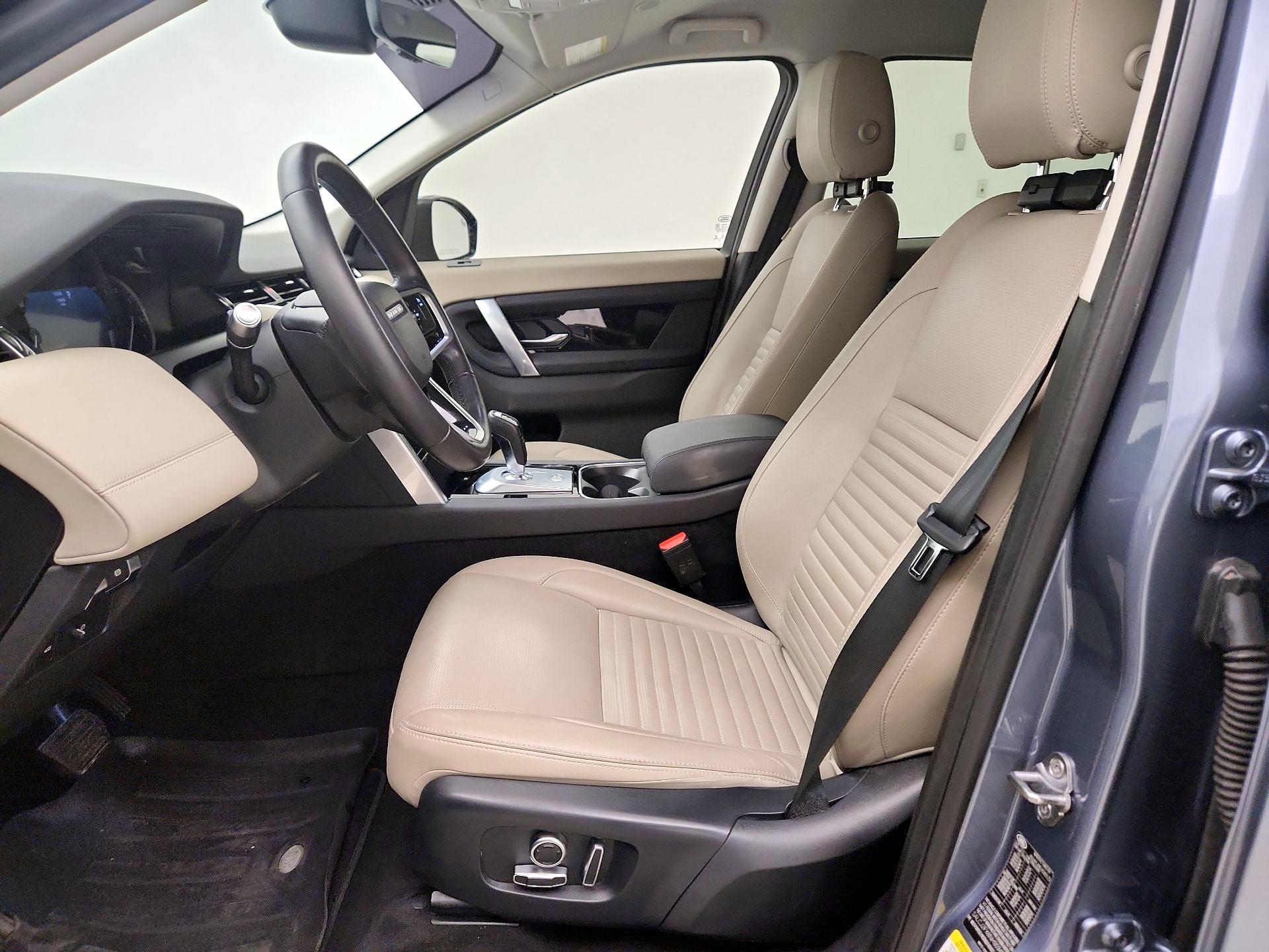 Thumbnail: 2022 Land Rover Discovery Sport - 11