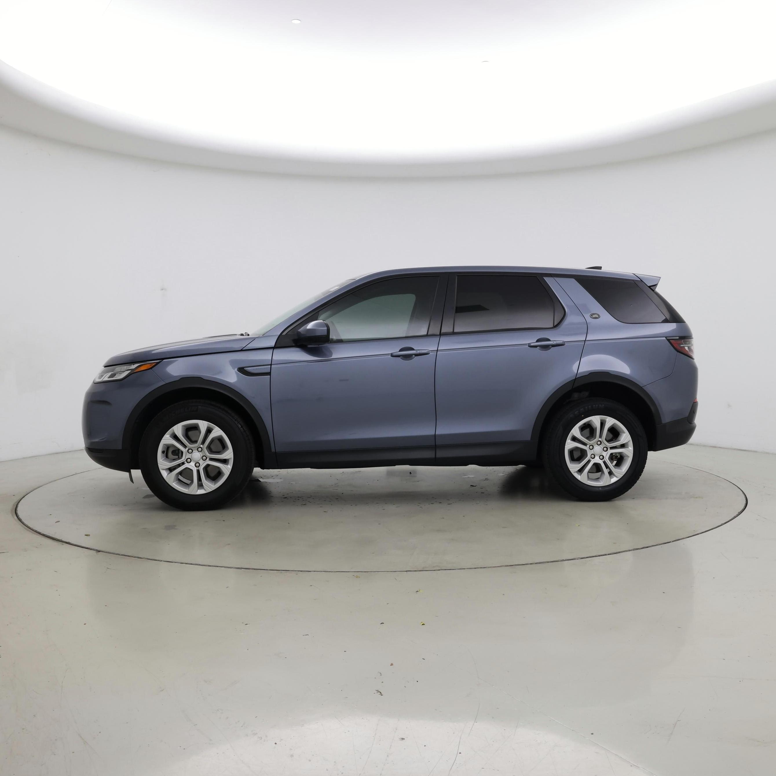 Thumbnail: 2022 Land Rover Discovery Sport - 3