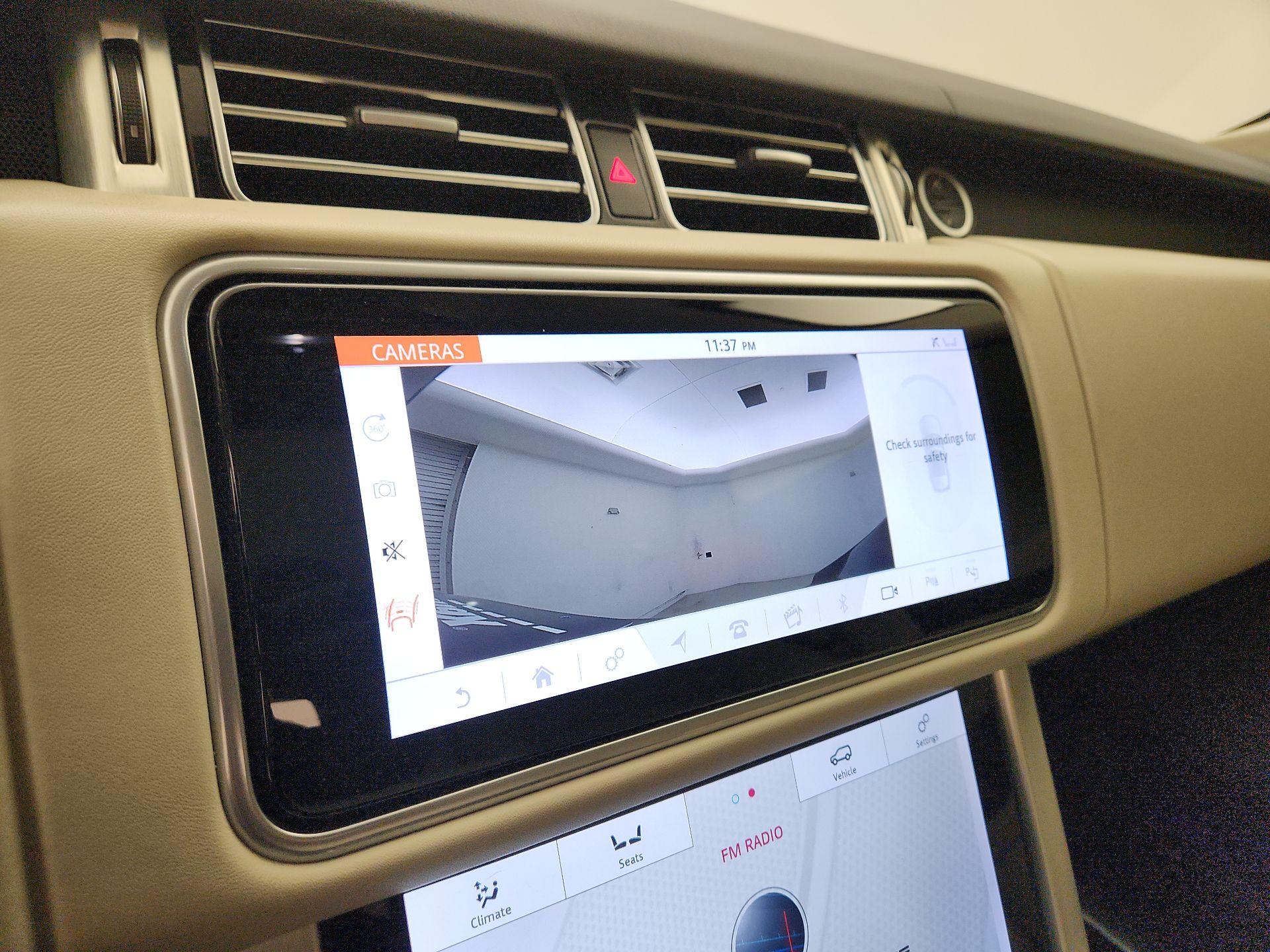 Thumbnail: 2021 Land Rover Range Rover - 14
