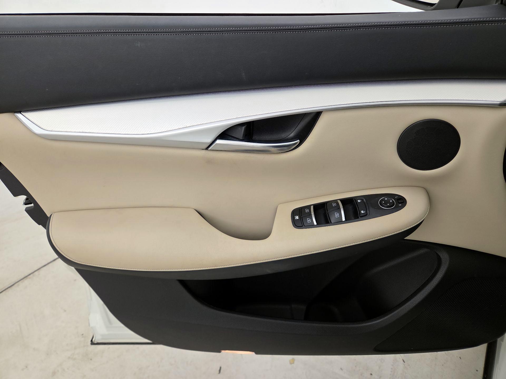 Thumbnail: 2019 INFINITI QX50 - 12