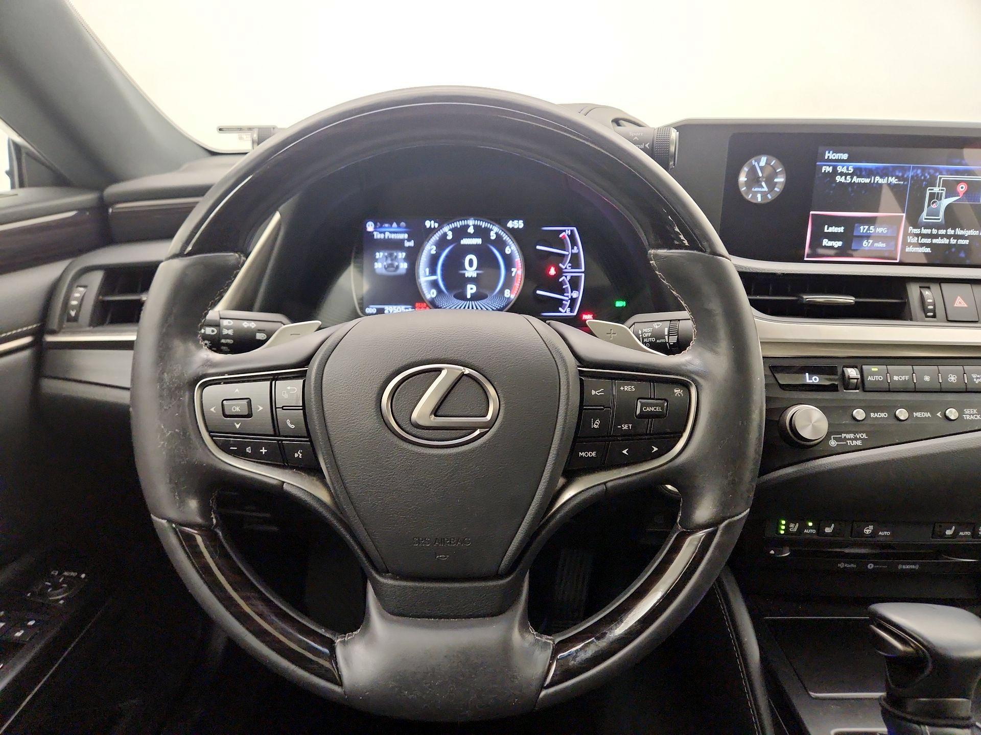 Thumbnail: 2021 Lexus ES - 10