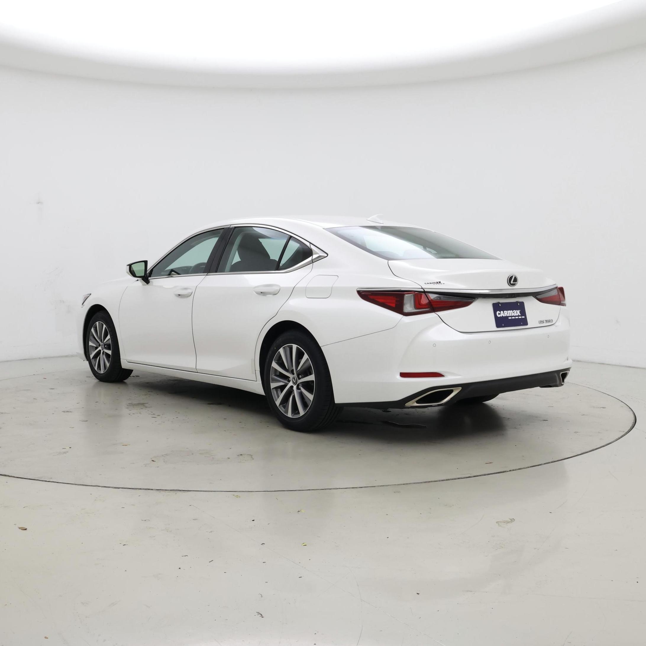 Thumbnail: 2021 Lexus ES - 2