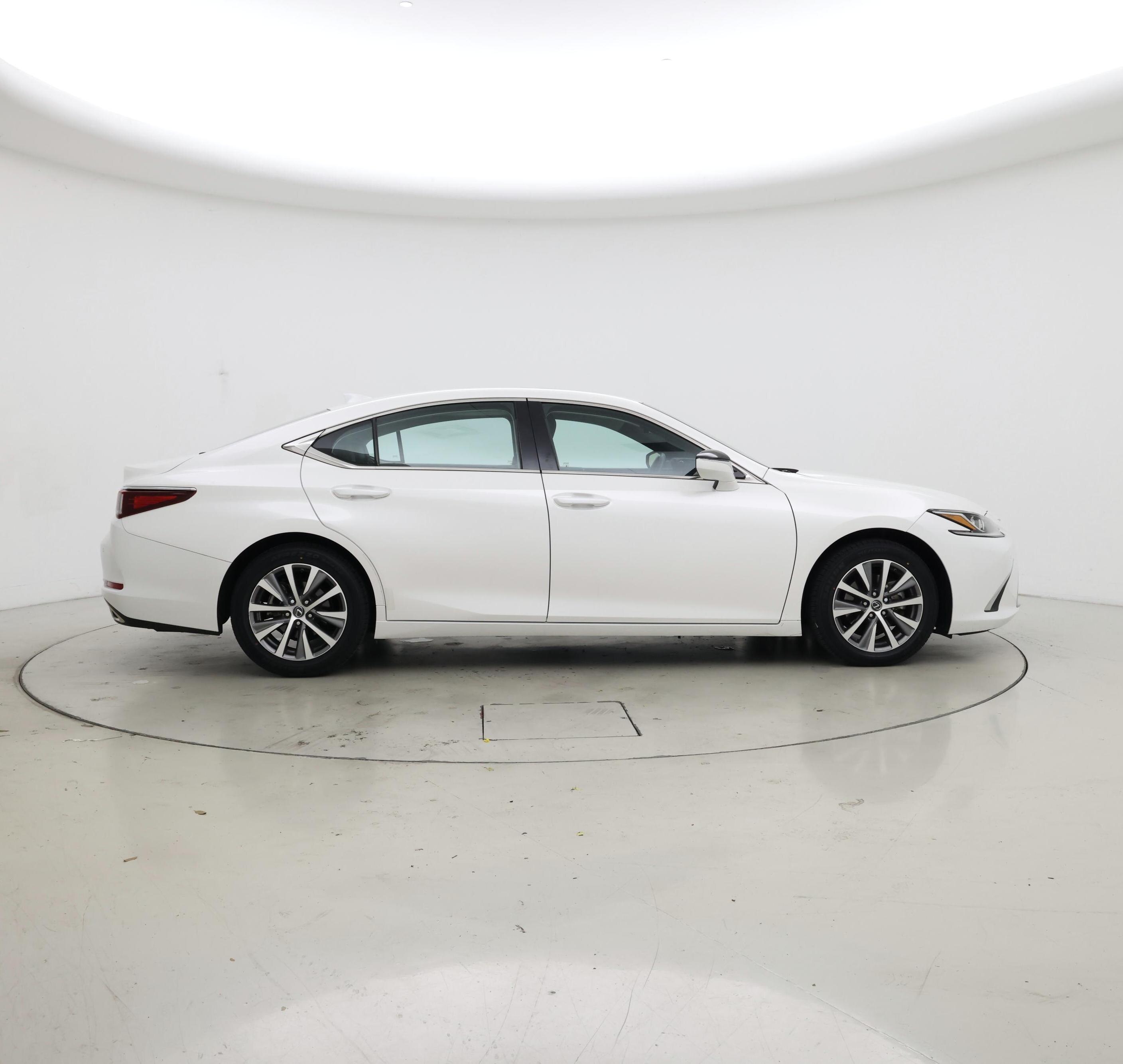 Thumbnail: 2021 Lexus ES - 7