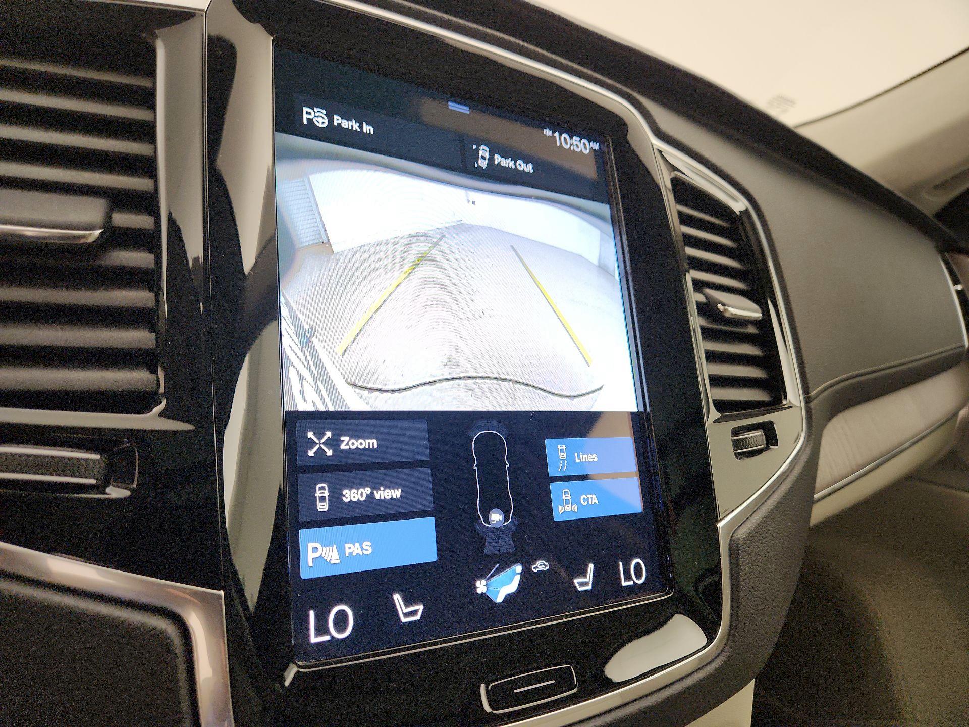 Thumbnail: 2022 Volvo XC90 - 15
