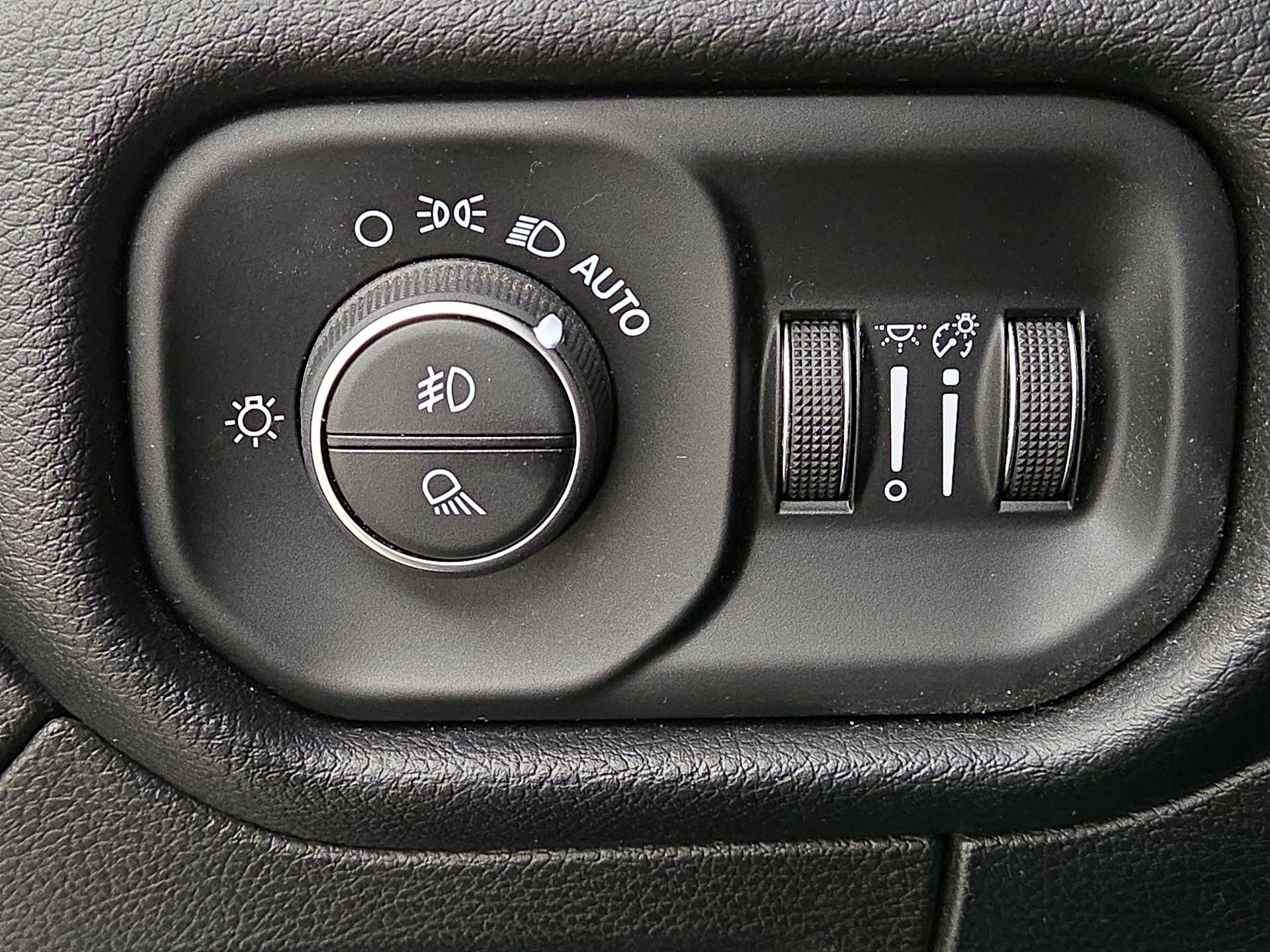 Thumbnail: 2019 RAM 1500 - 13