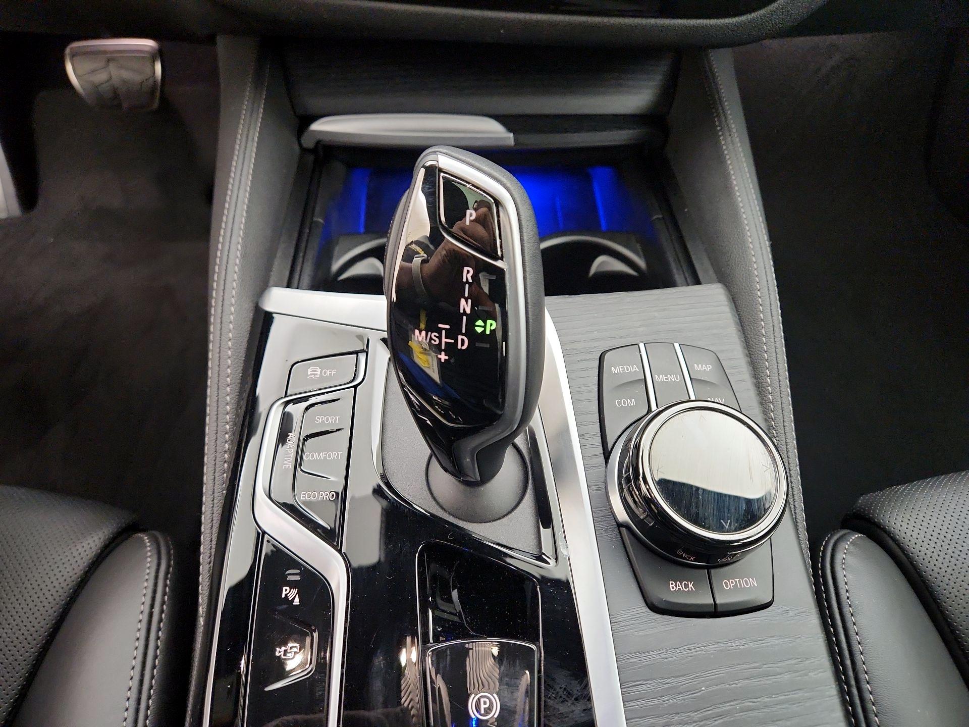 Thumbnail: 2021 BMW 5 Series - 18