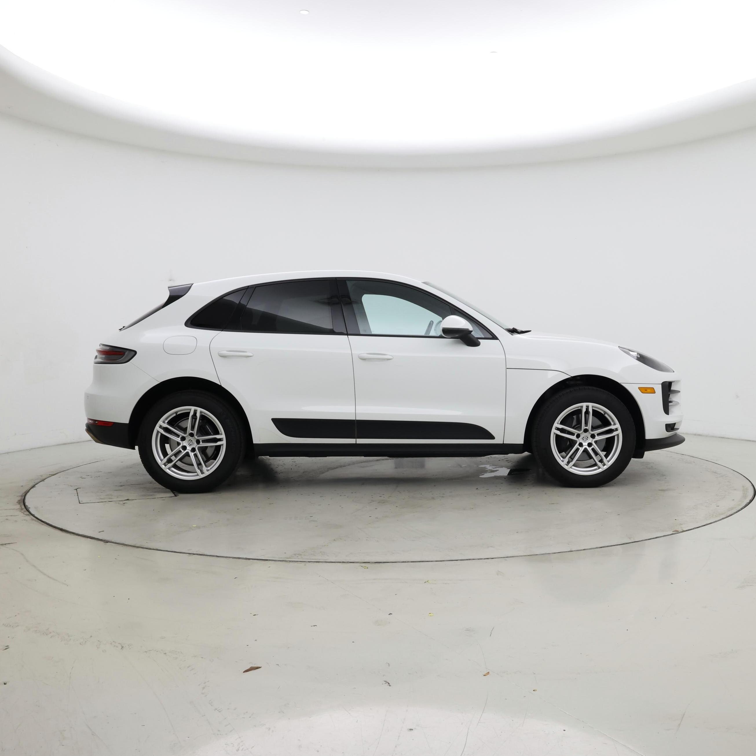 Thumbnail: 2020 Porsche Macan - 7