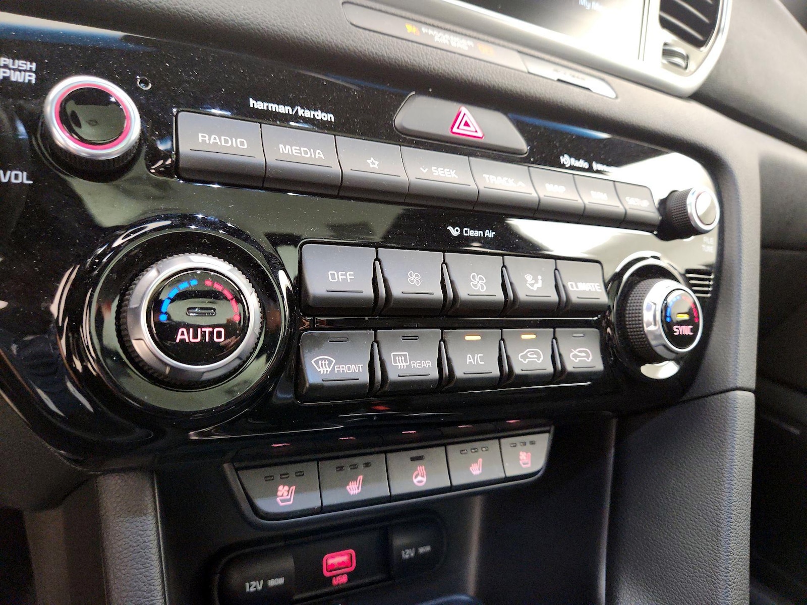 2022 Kia Sportage SX Turbo - Photo 18