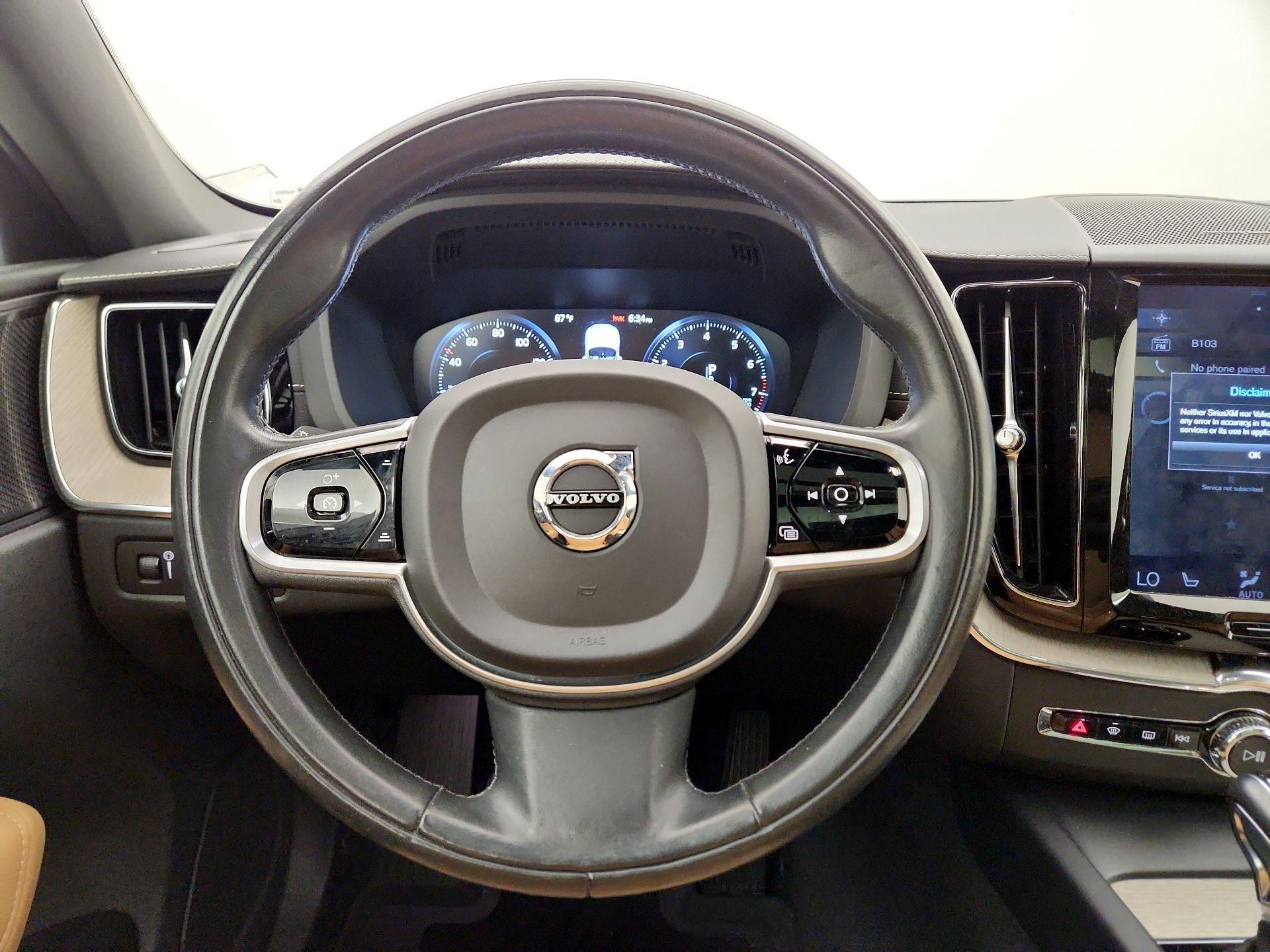 Thumbnail: 2020 Volvo XC60 - 10