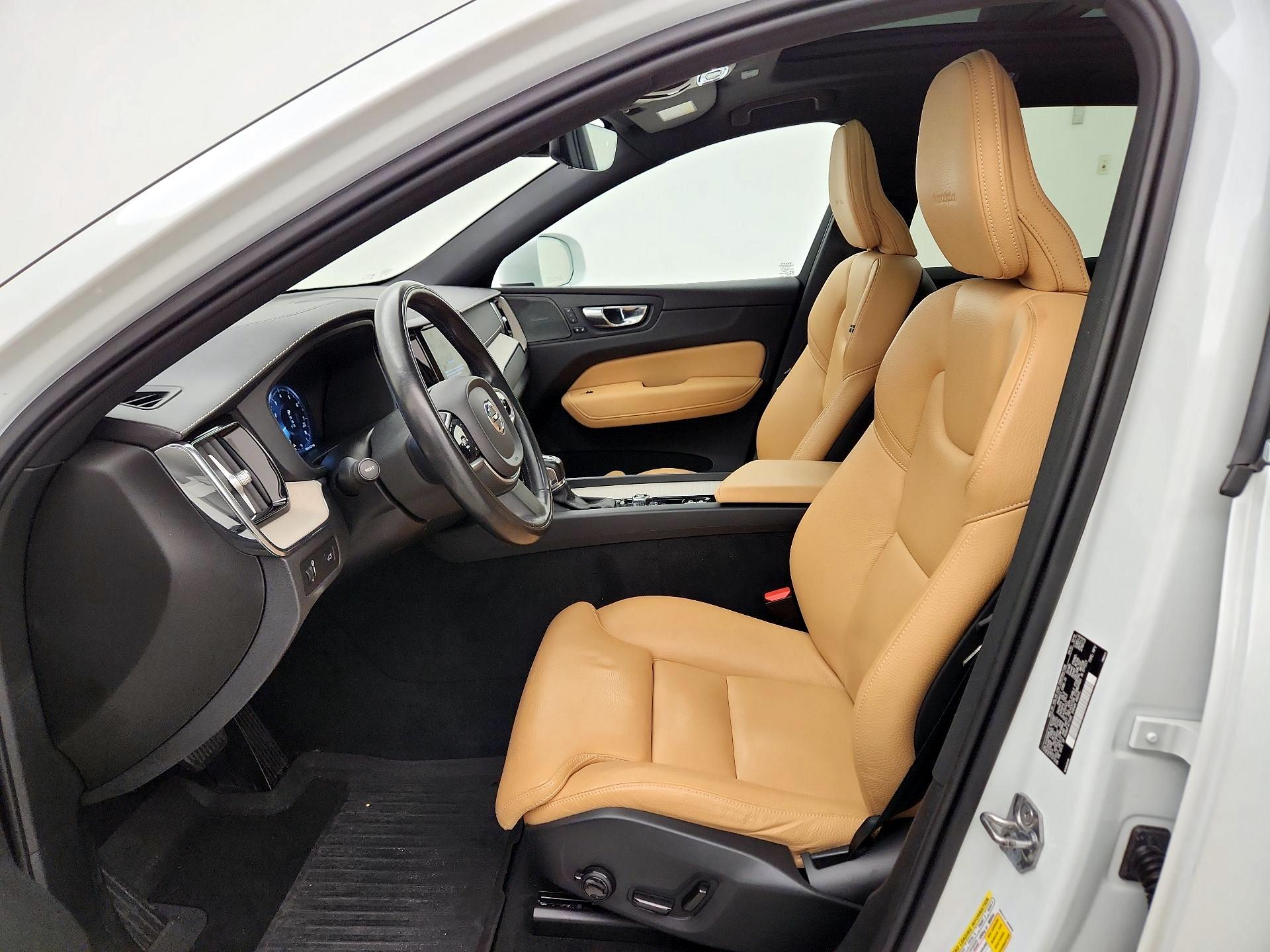 Thumbnail: 2020 Volvo XC60 - 11