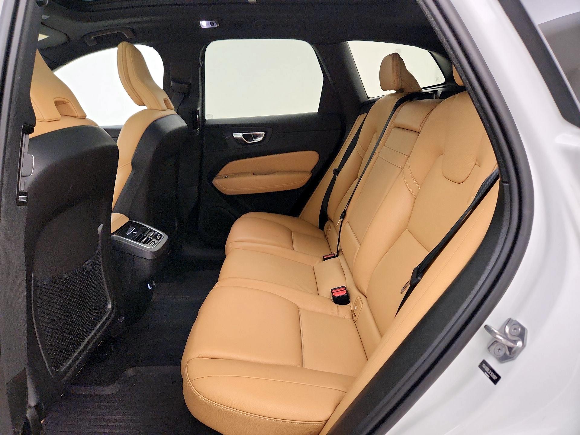 Thumbnail: 2020 Volvo XC60 - 20