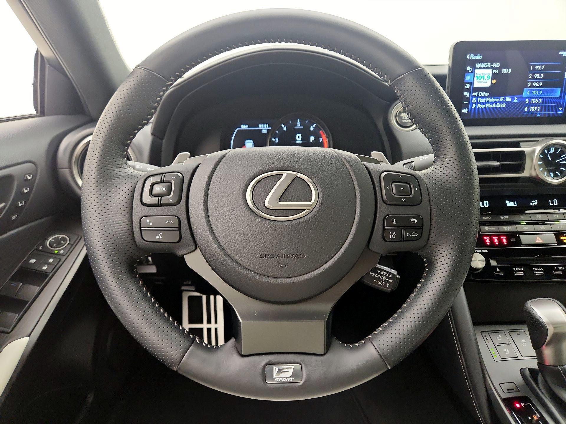 Thumbnail: 2022 Lexus IS - 10