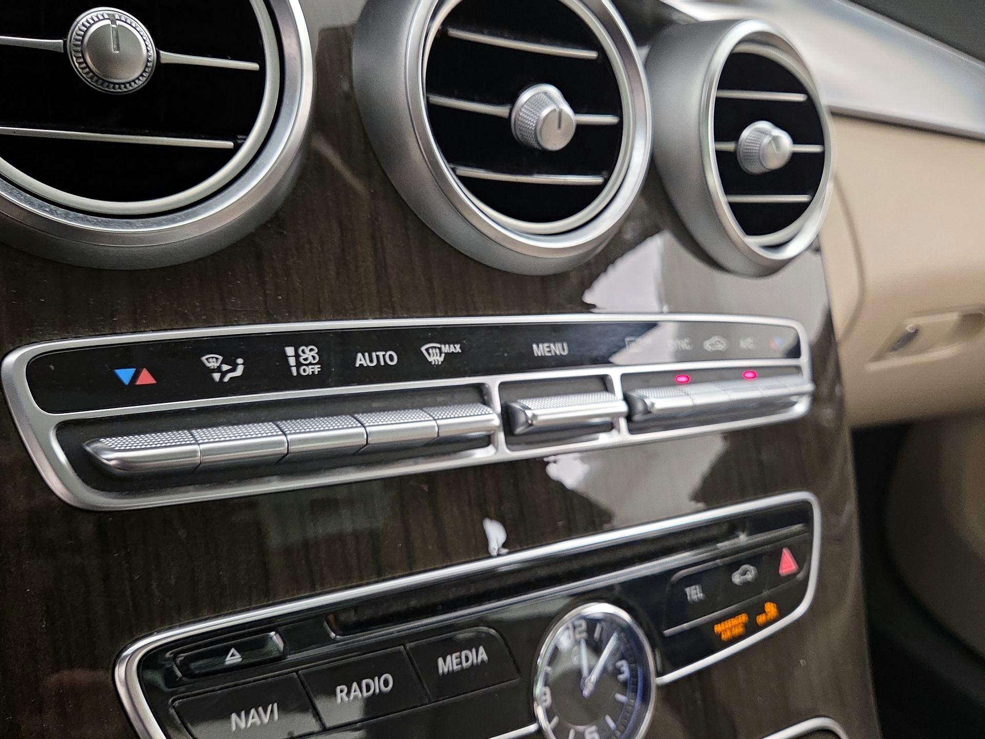 Thumbnail: 2016 Mercedes-Benz C-Class - 17