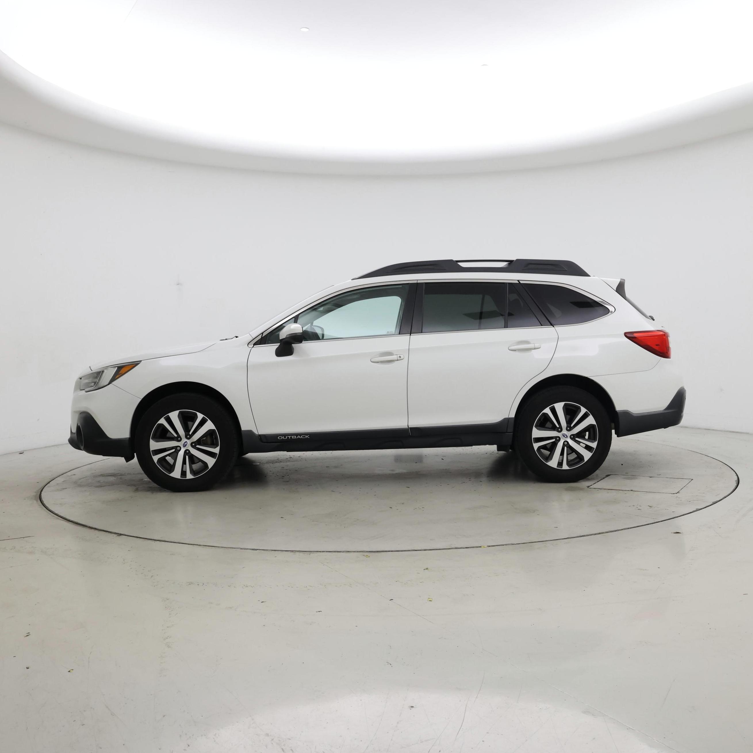Thumbnail: 2018 Subaru Outback - 3