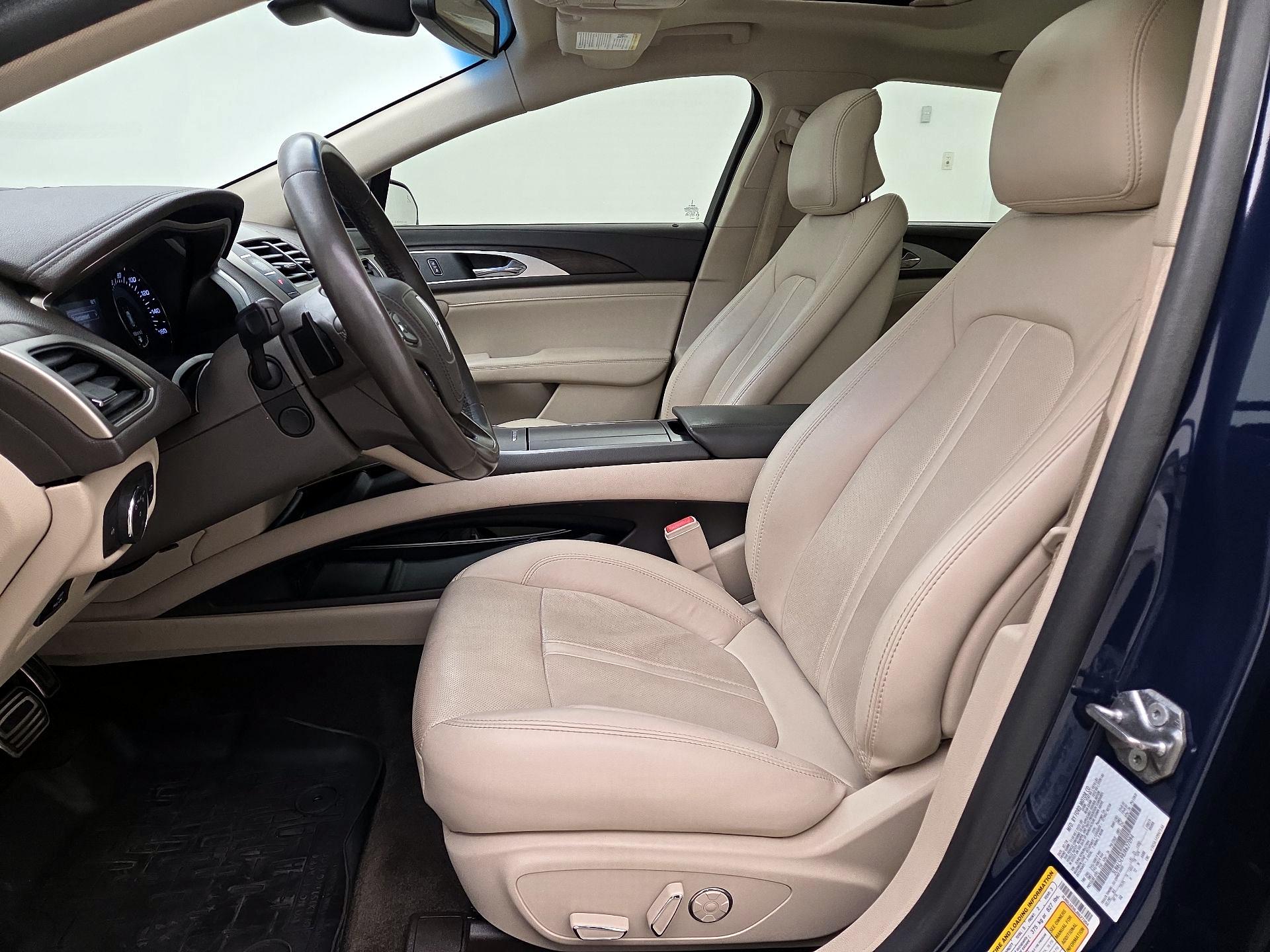 Thumbnail: 2018 Lincoln MKZ - 11