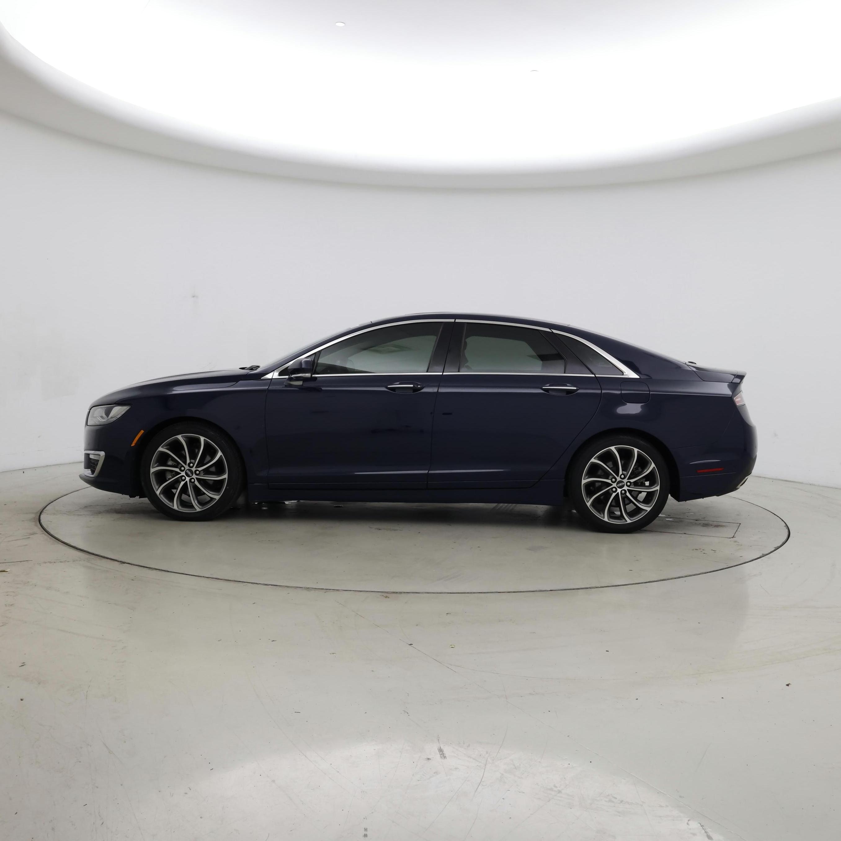 Thumbnail: 2018 Lincoln MKZ - 3