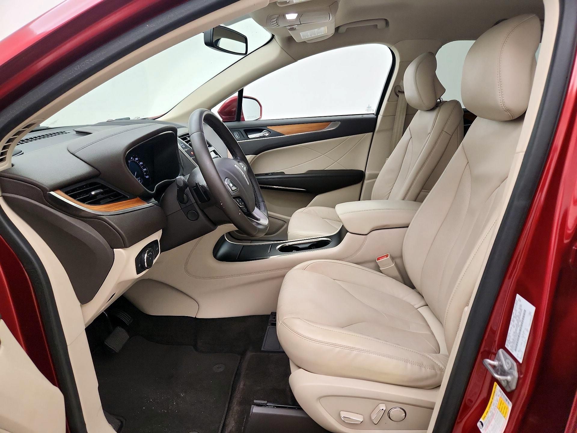 Thumbnail: 2017 Lincoln MKC - 11