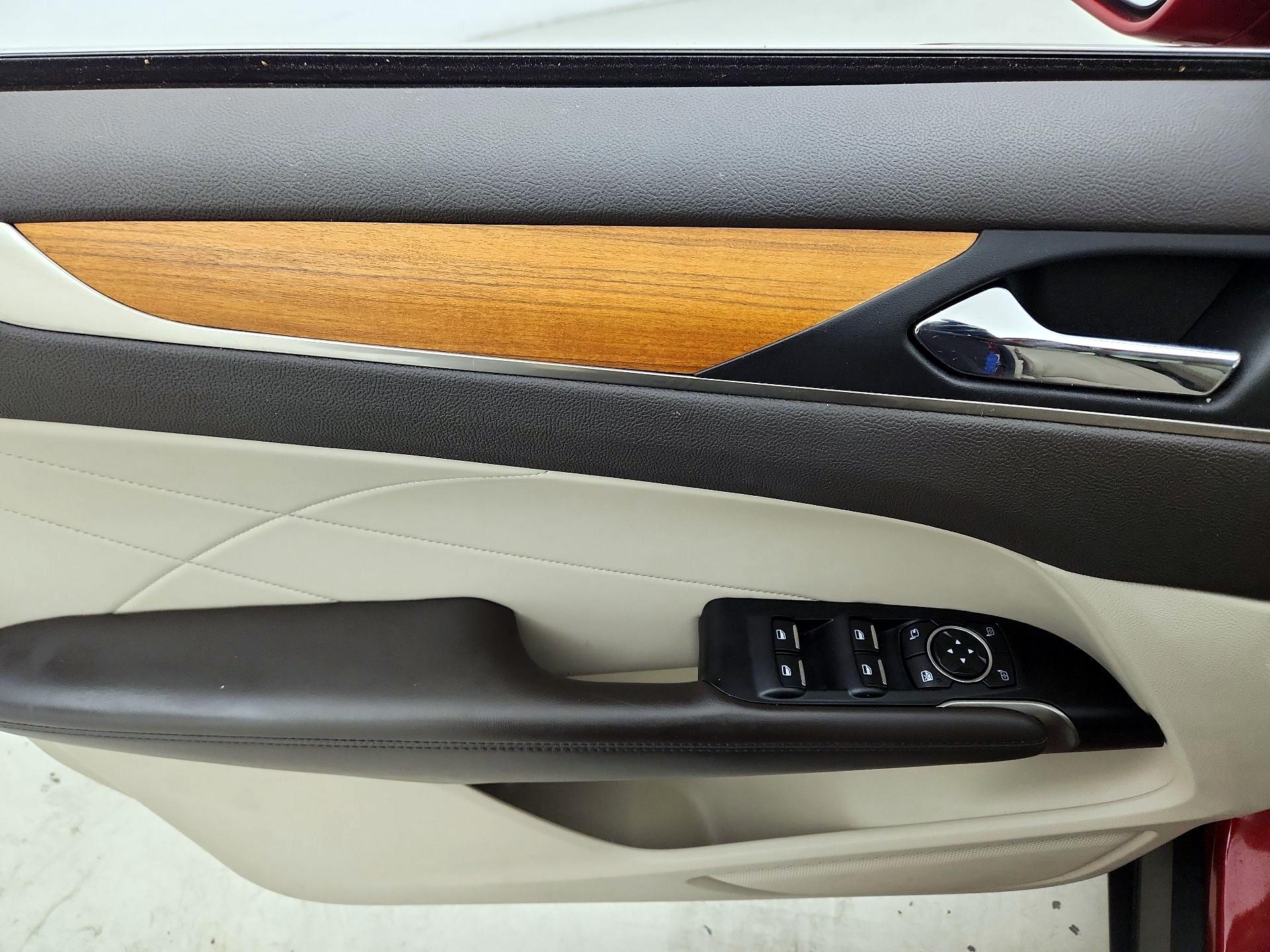 Thumbnail: 2017 Lincoln MKC - 12