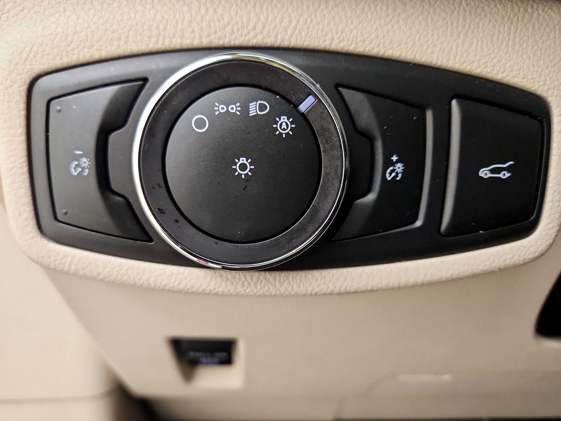 Thumbnail: 2017 Lincoln MKC - 13