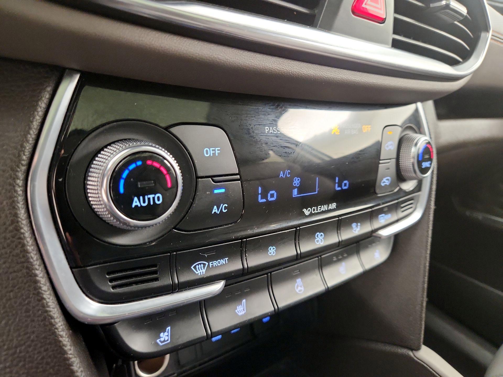 Thumbnail: 2020 Hyundai Santa Fe - 17