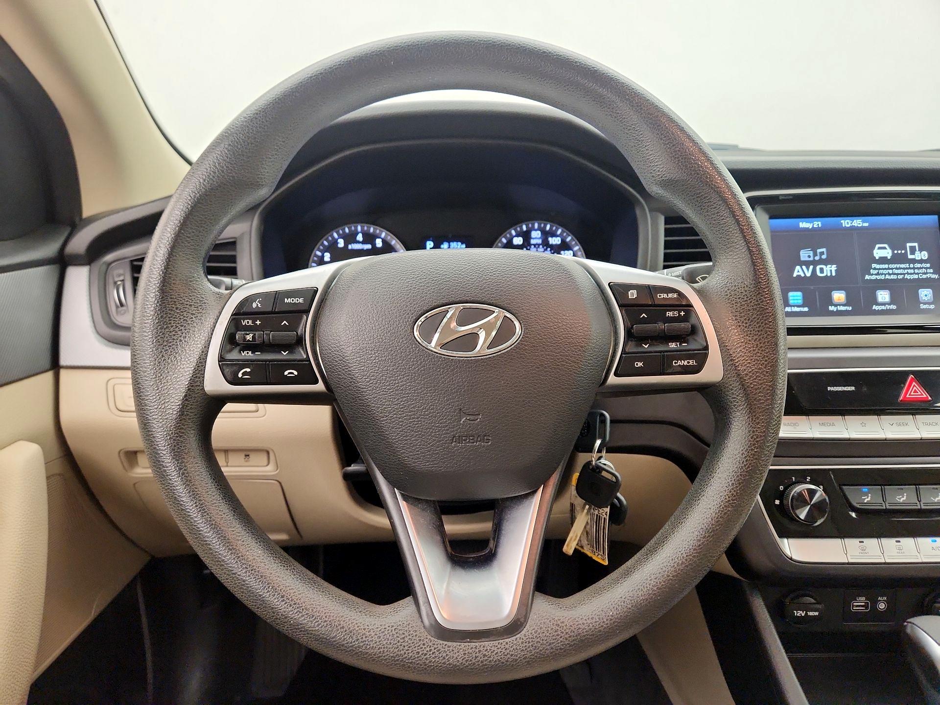 Thumbnail: 2019 Hyundai Sonata - 10