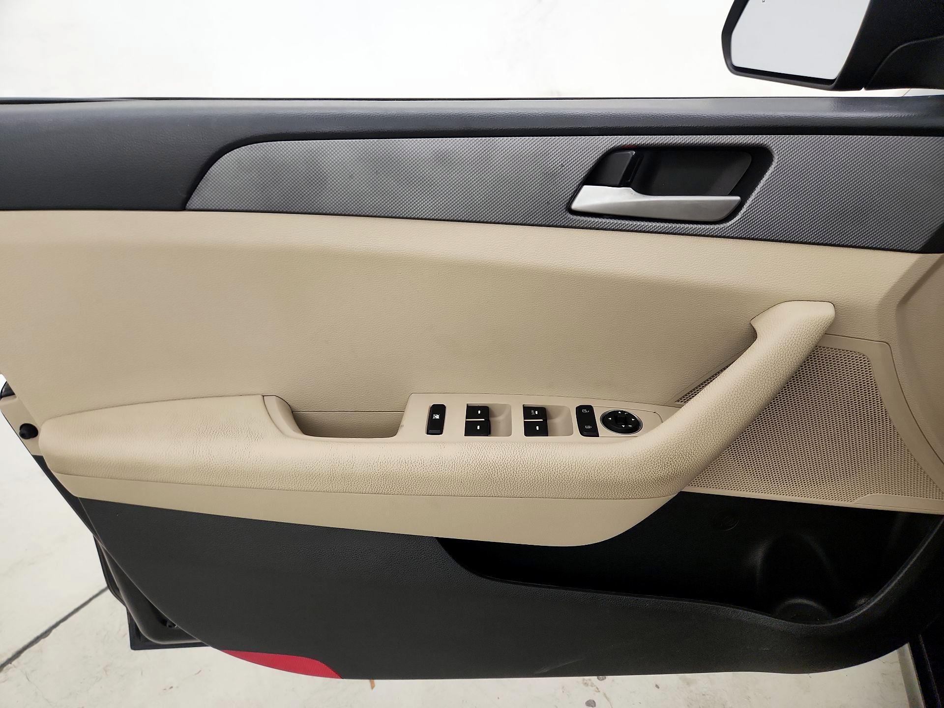 Thumbnail: 2019 Hyundai Sonata - 12