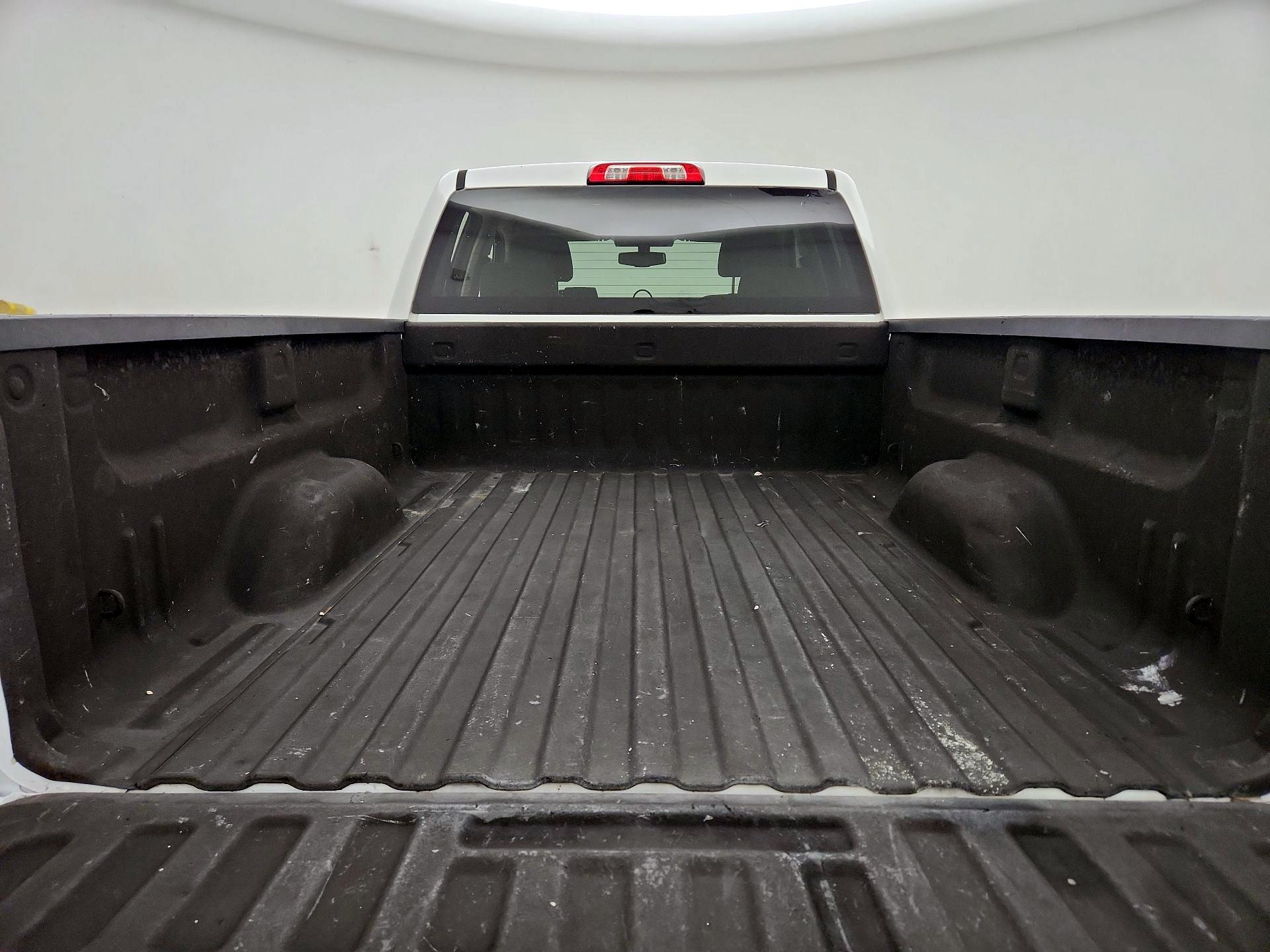 Thumbnail: 2019 Chevrolet Silverado 1500 - 19