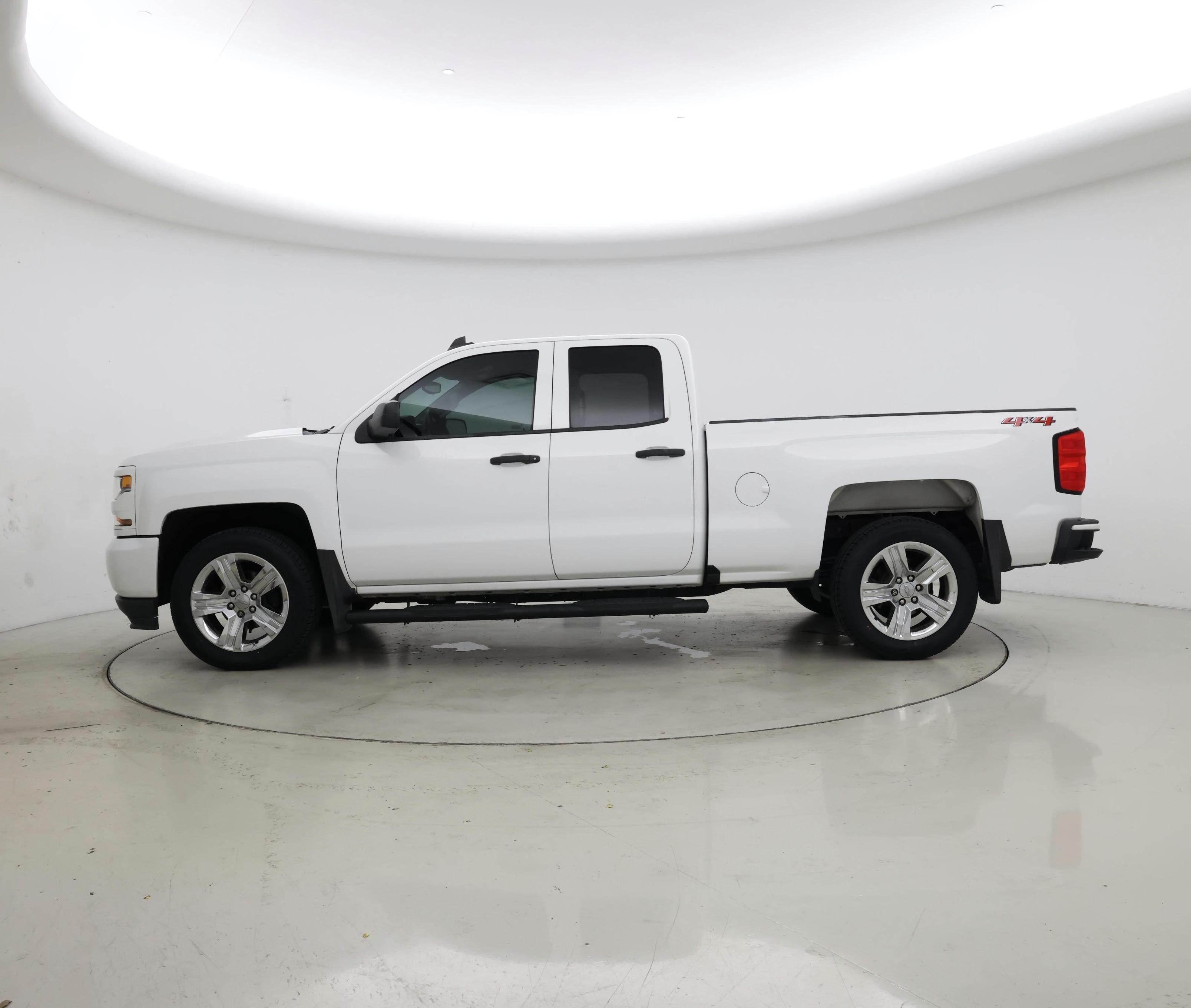 Thumbnail: 2019 Chevrolet Silverado 1500 - 3