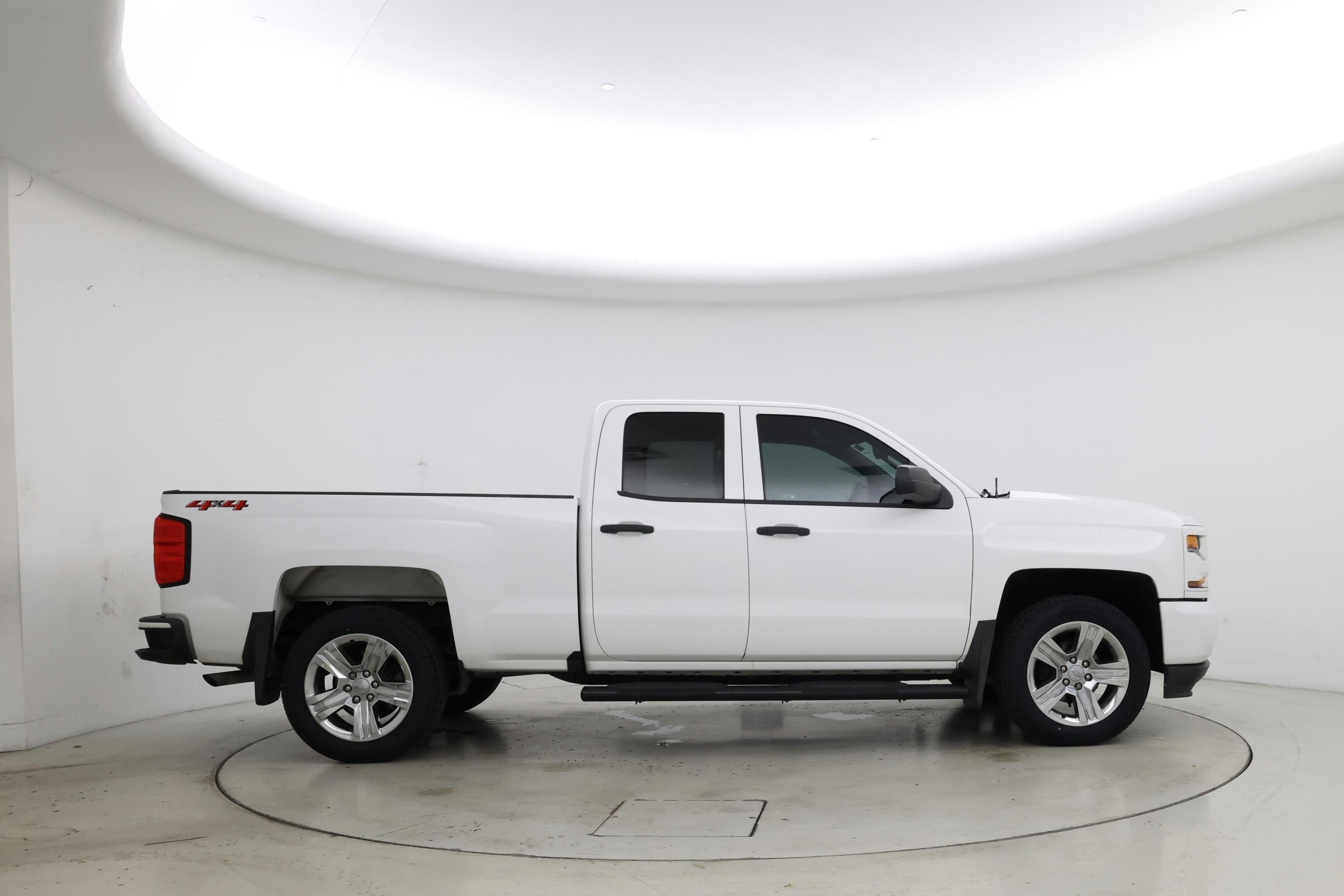 Thumbnail: 2019 Chevrolet Silverado 1500 - 7