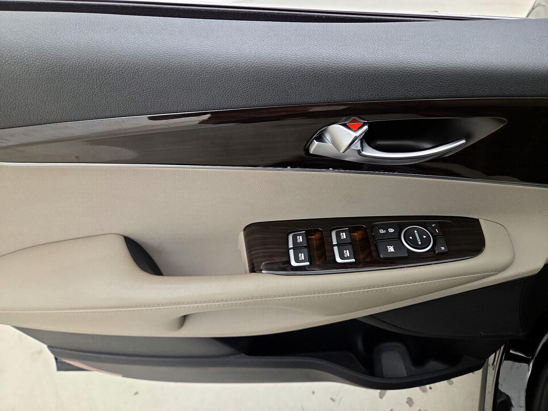 Thumbnail: 2019 Kia Sorento - 12