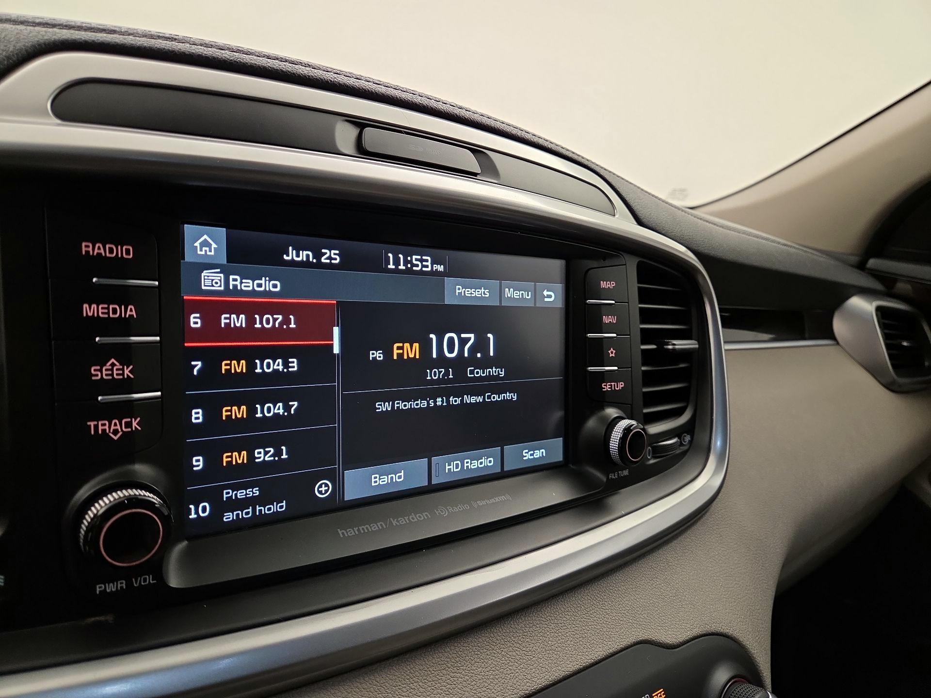 Thumbnail: 2019 Kia Sorento - 16