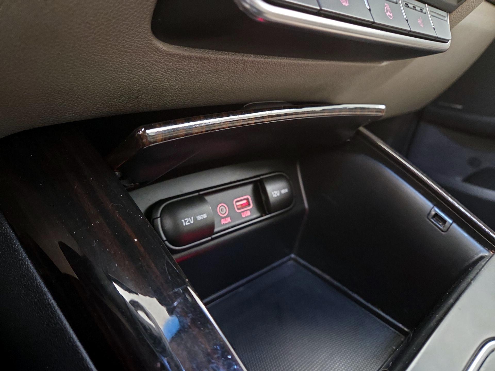 Thumbnail: 2019 Kia Sorento - 19