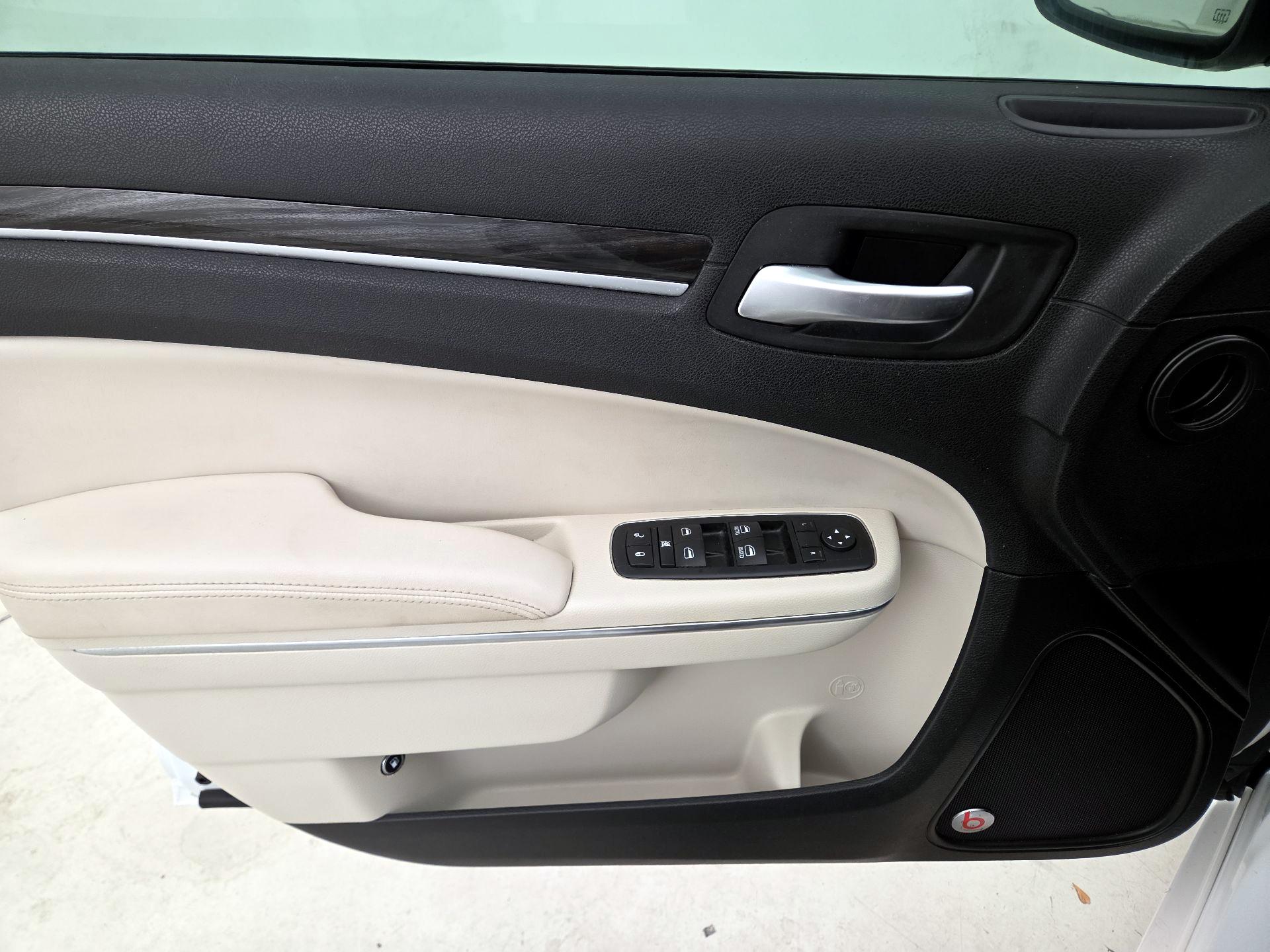 Thumbnail: 2015 Chrysler 300 - 12