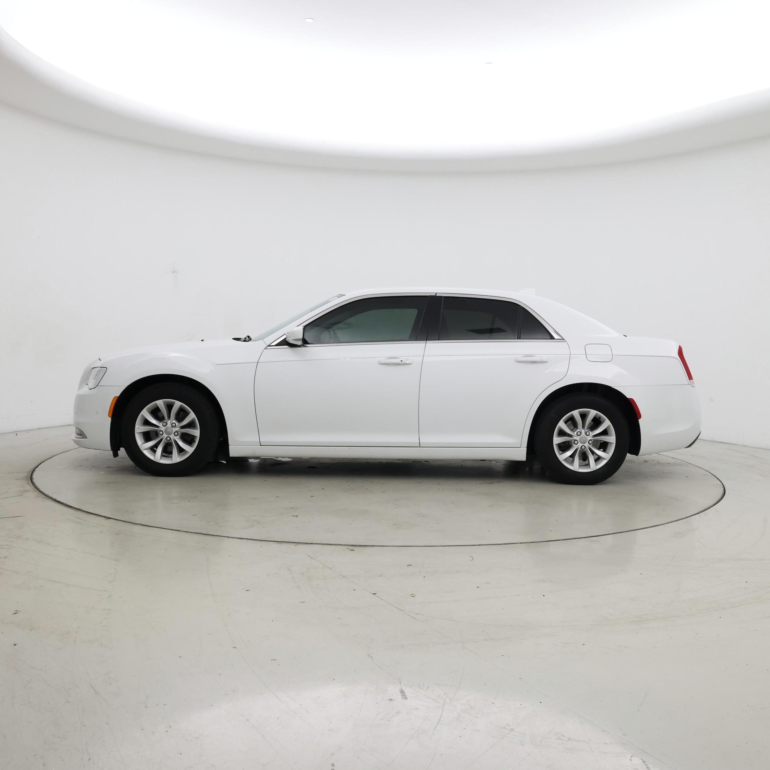 Thumbnail: 2015 Chrysler 300 - 3
