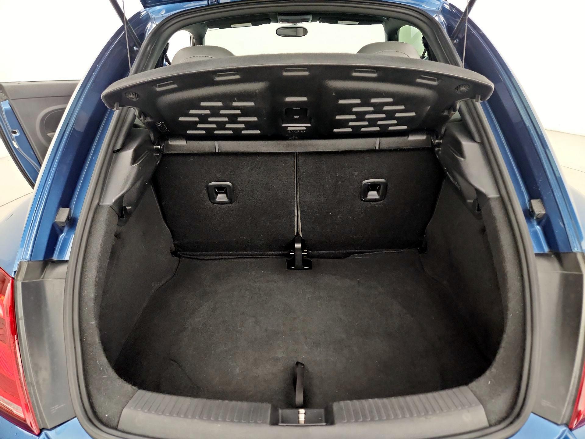 Thumbnail: 2019 Volkswagen Beetle - 18