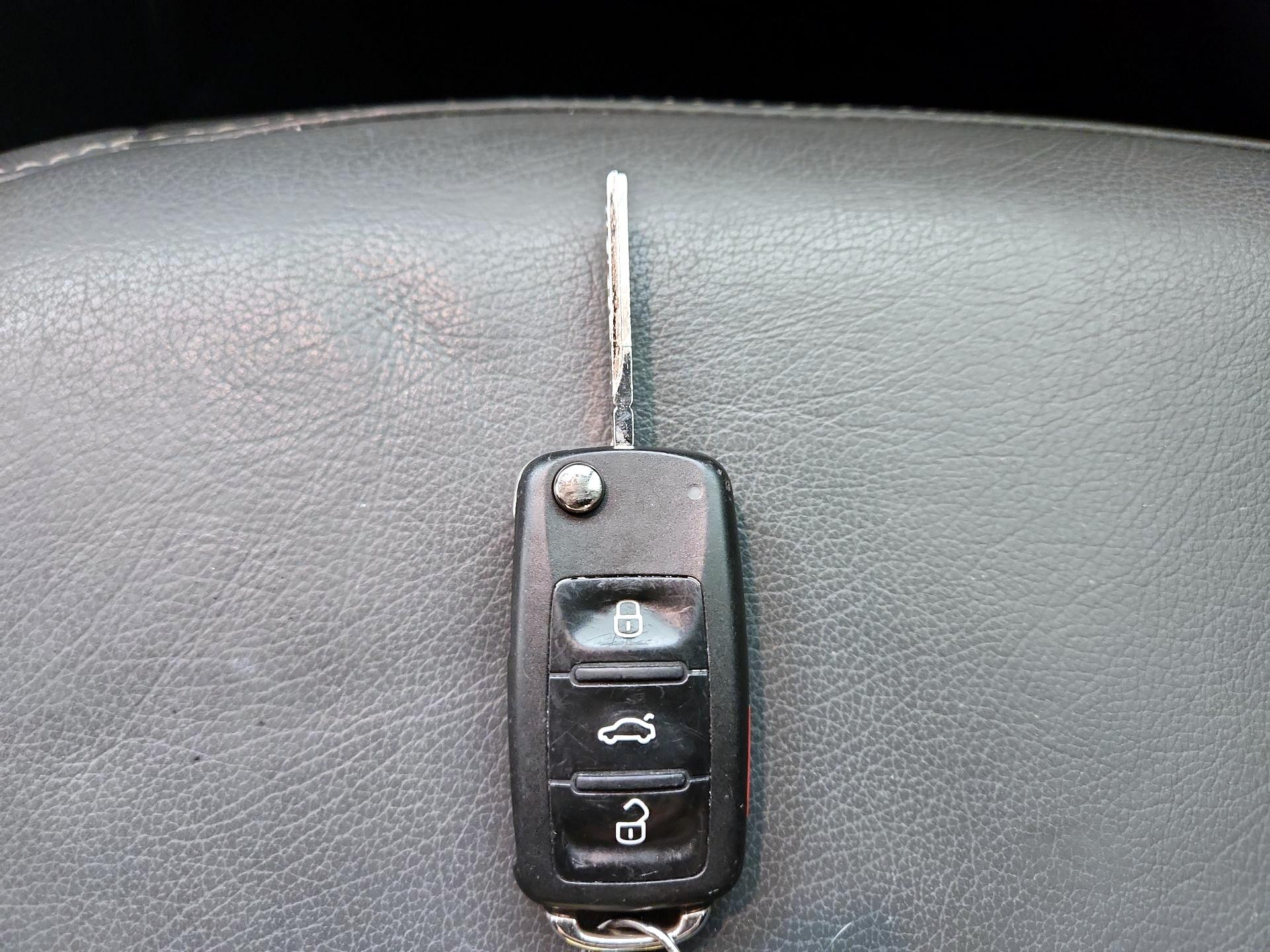 Thumbnail: 2019 Volkswagen Beetle - 20