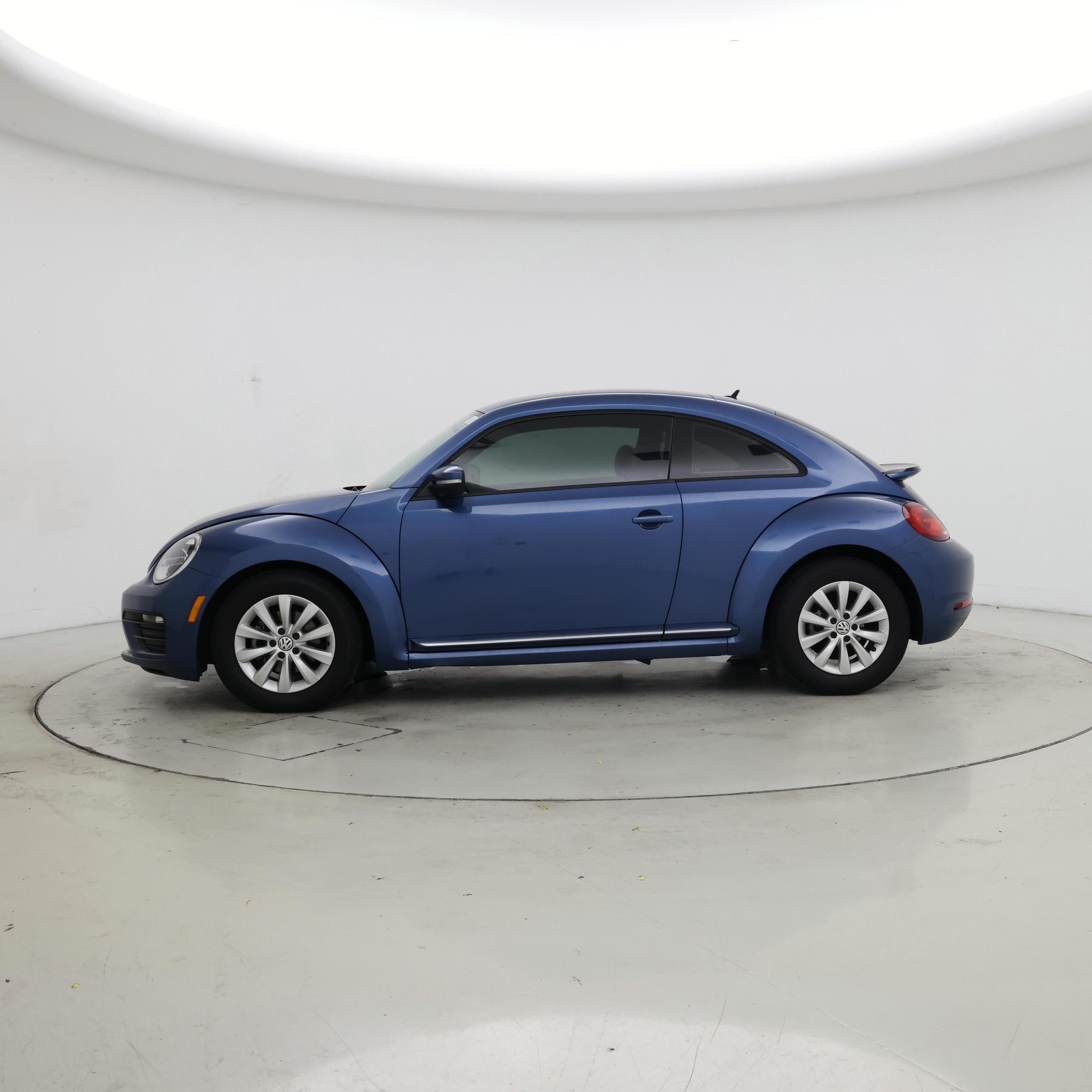 Thumbnail: 2019 Volkswagen Beetle - 3