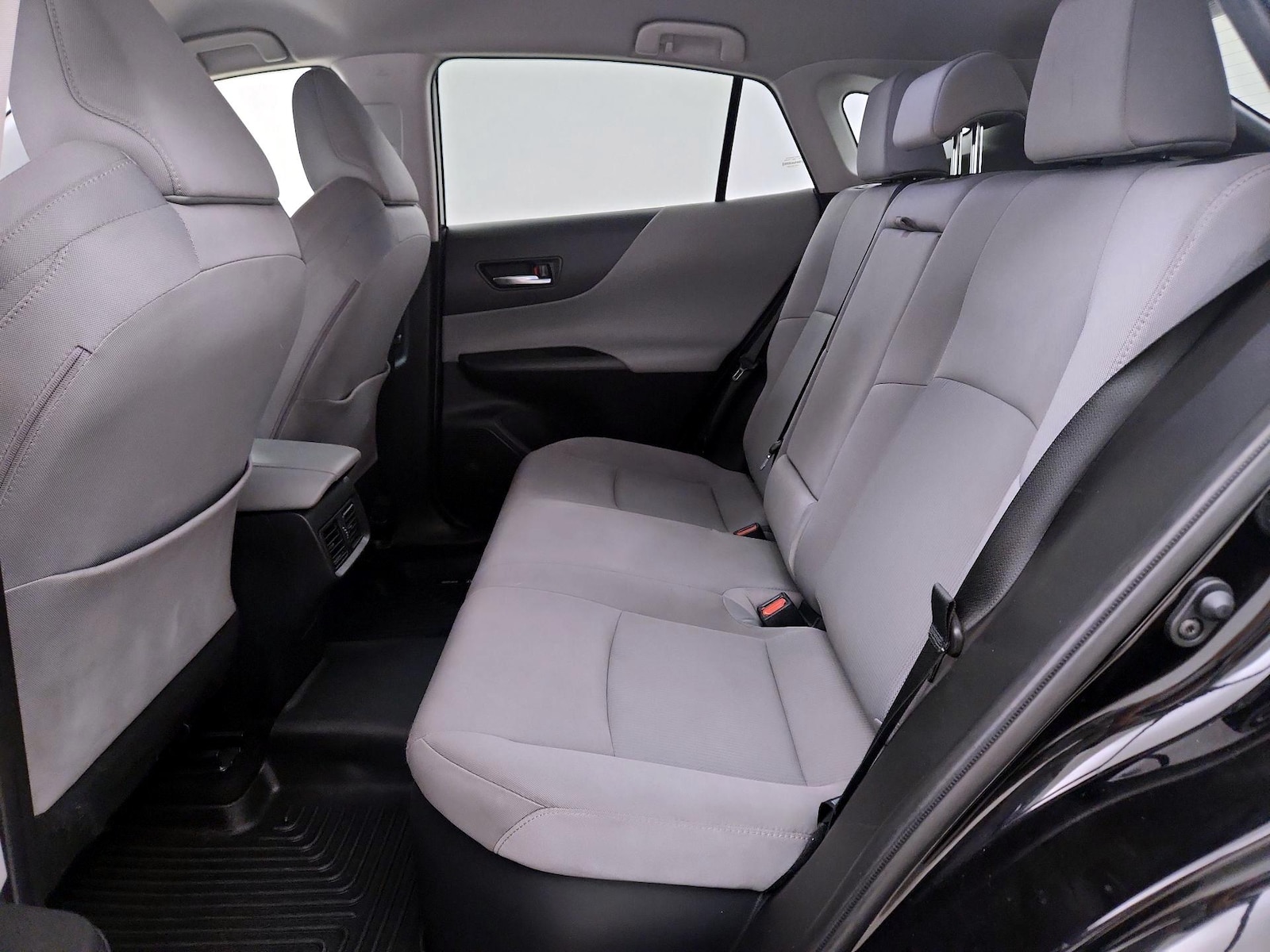 2021 Toyota Venza LE - Photo 21