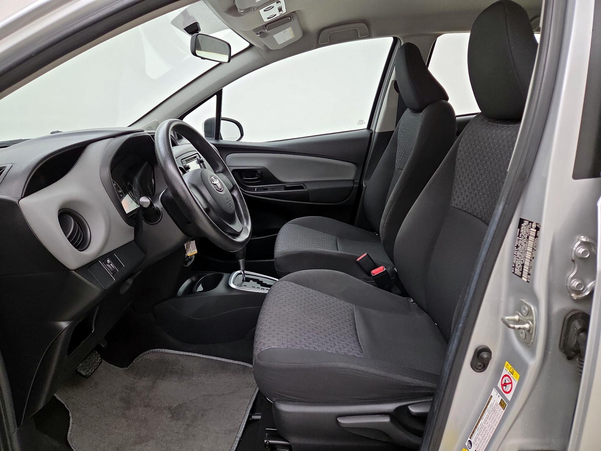 Thumbnail: 2016 Toyota Yaris - 11