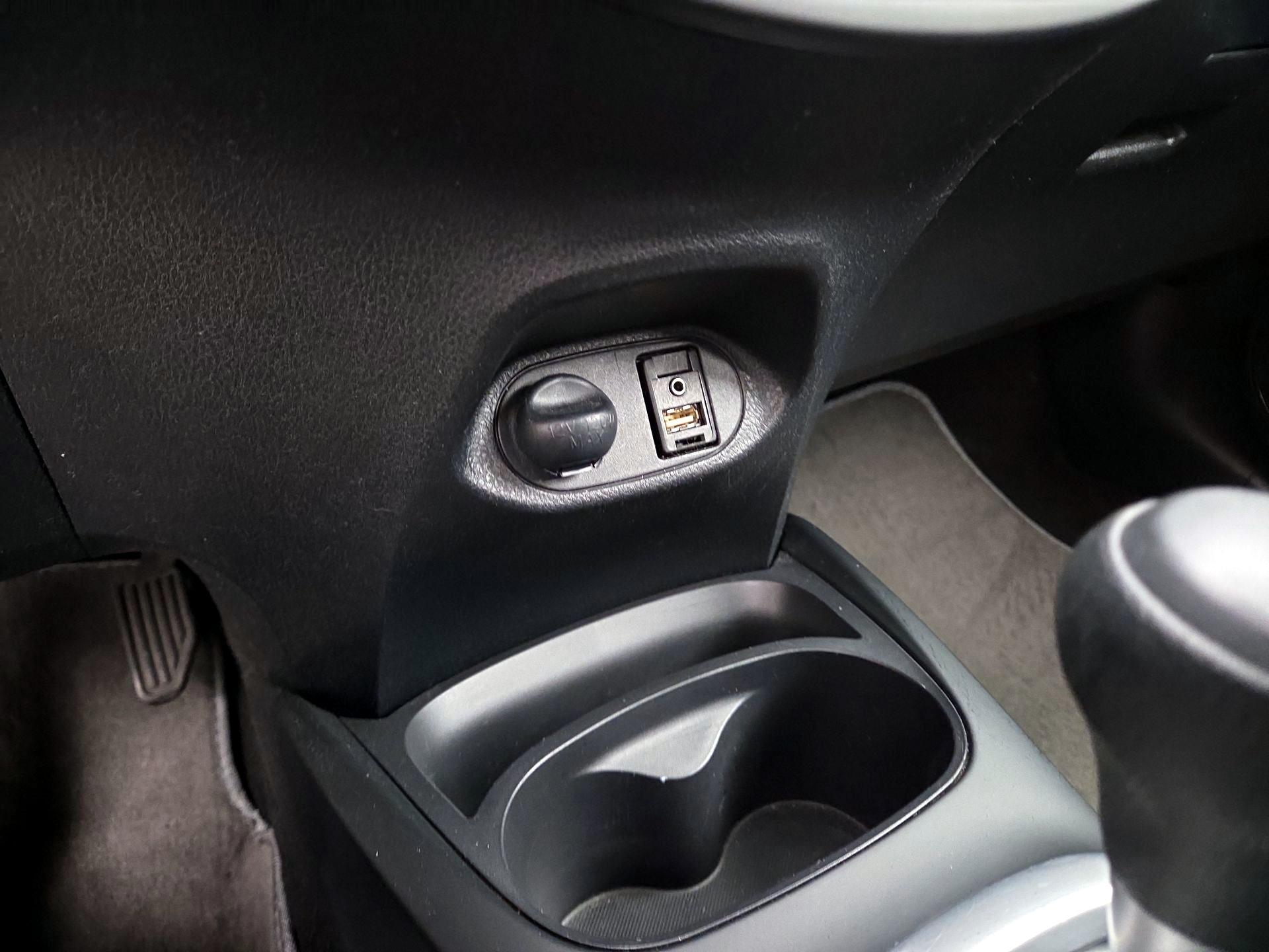 Thumbnail: 2016 Toyota Yaris - 16