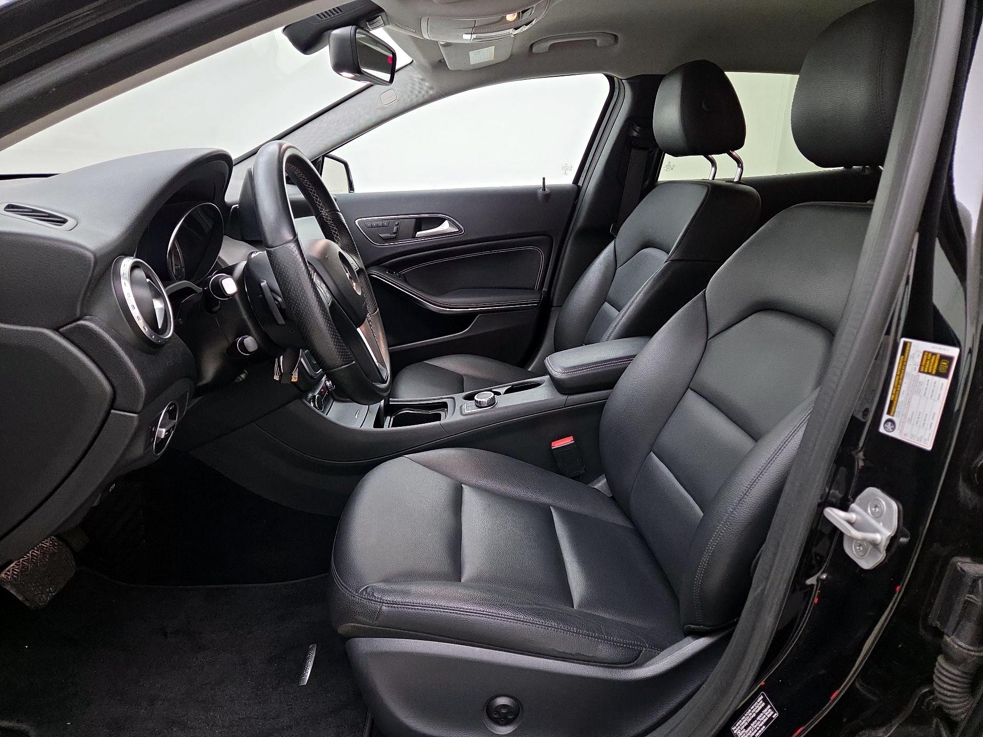 Thumbnail: 2015 Mercedes-Benz GLA - 11