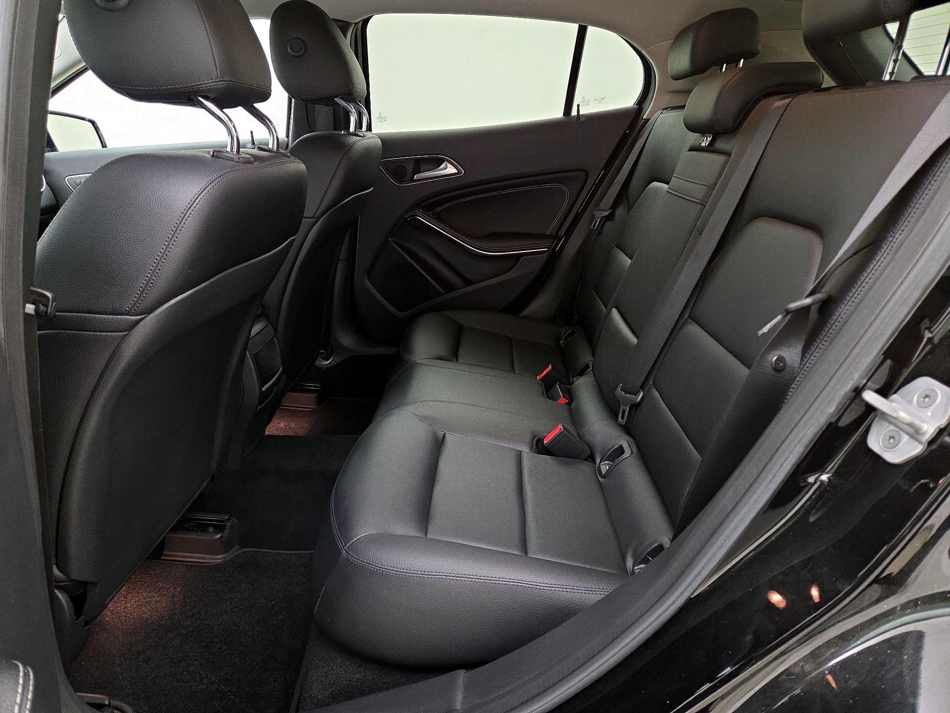 Thumbnail: 2015 Mercedes-Benz GLA - 17