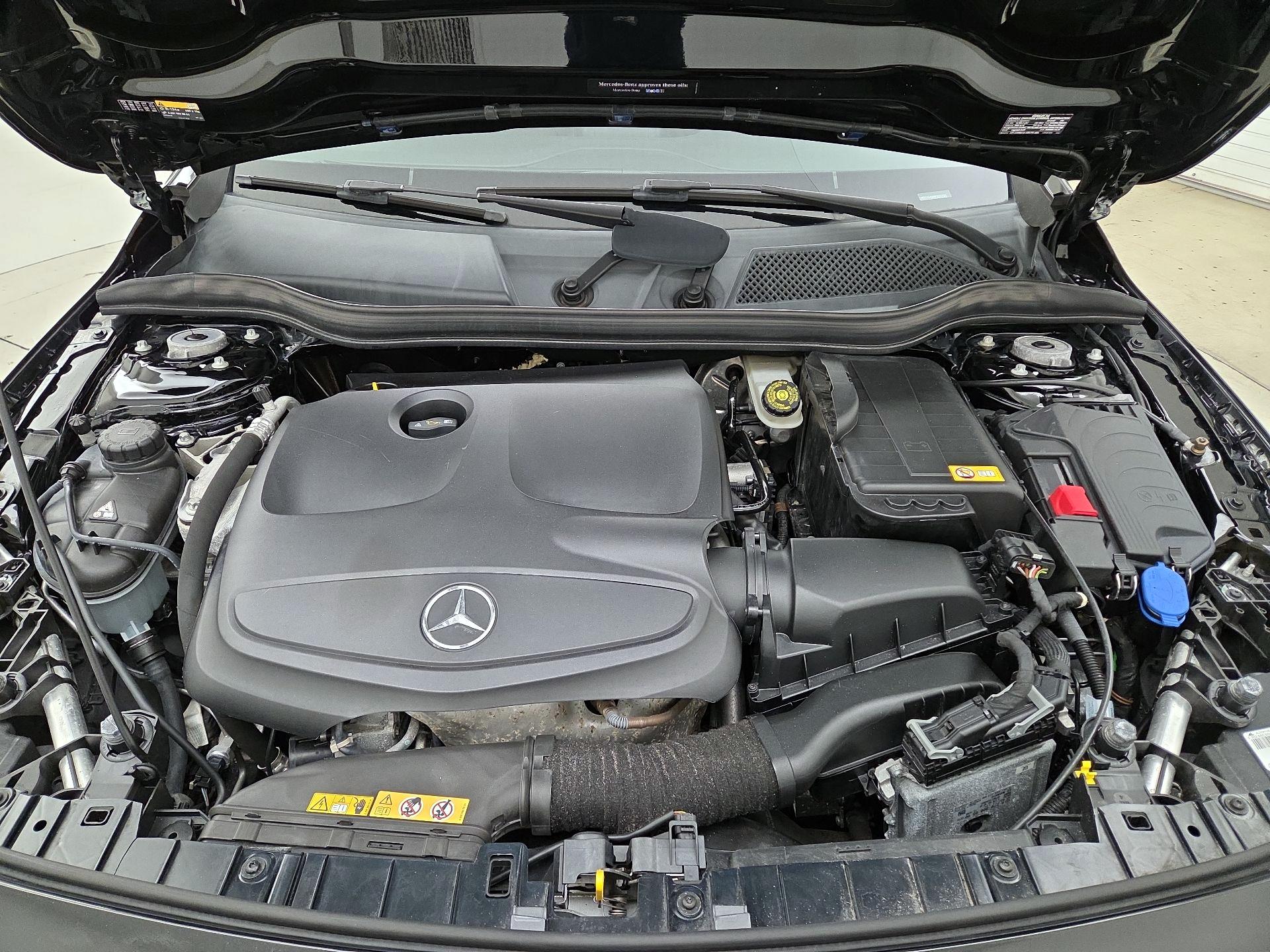 Thumbnail: 2015 Mercedes-Benz GLA - 19