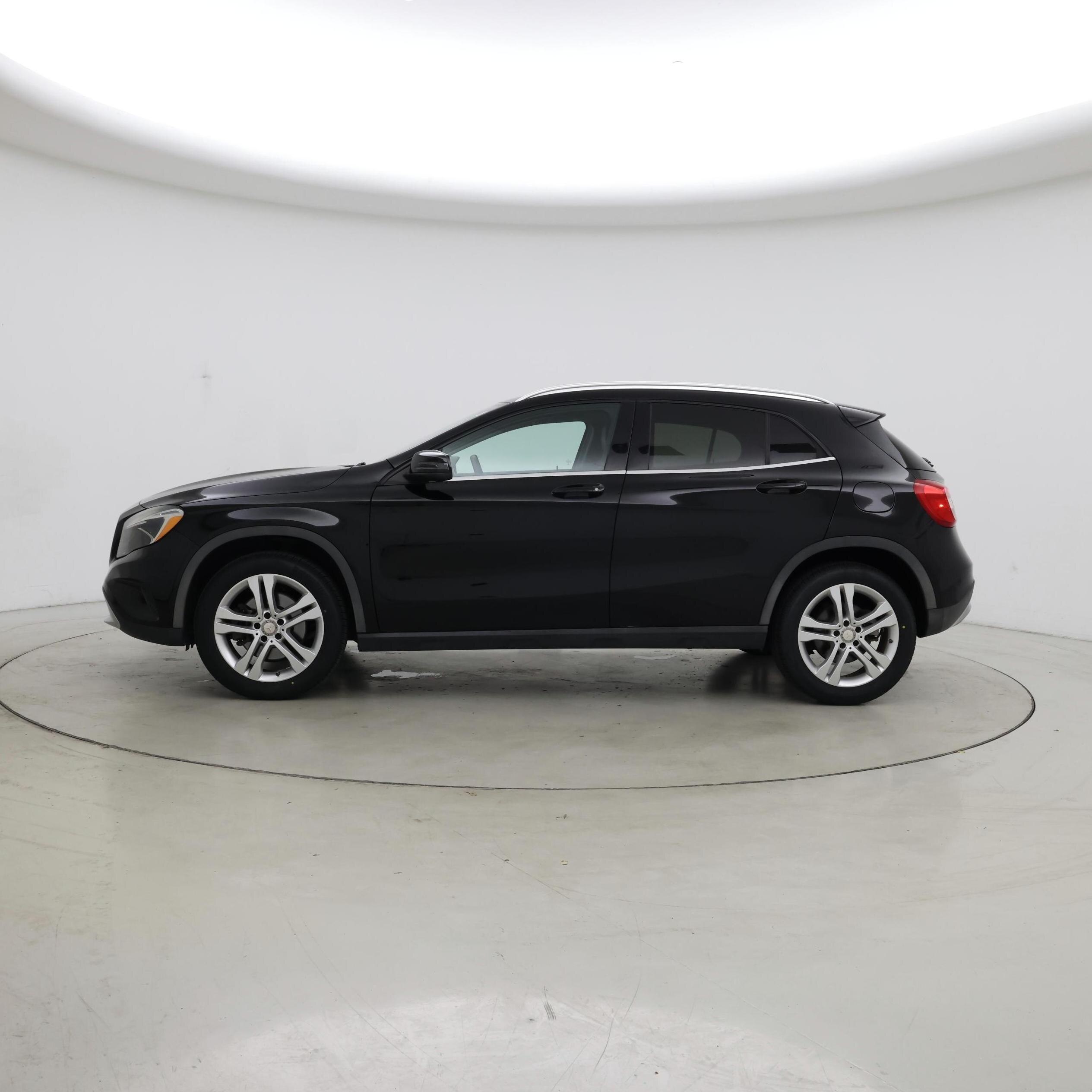 Thumbnail: 2015 Mercedes-Benz GLA - 3