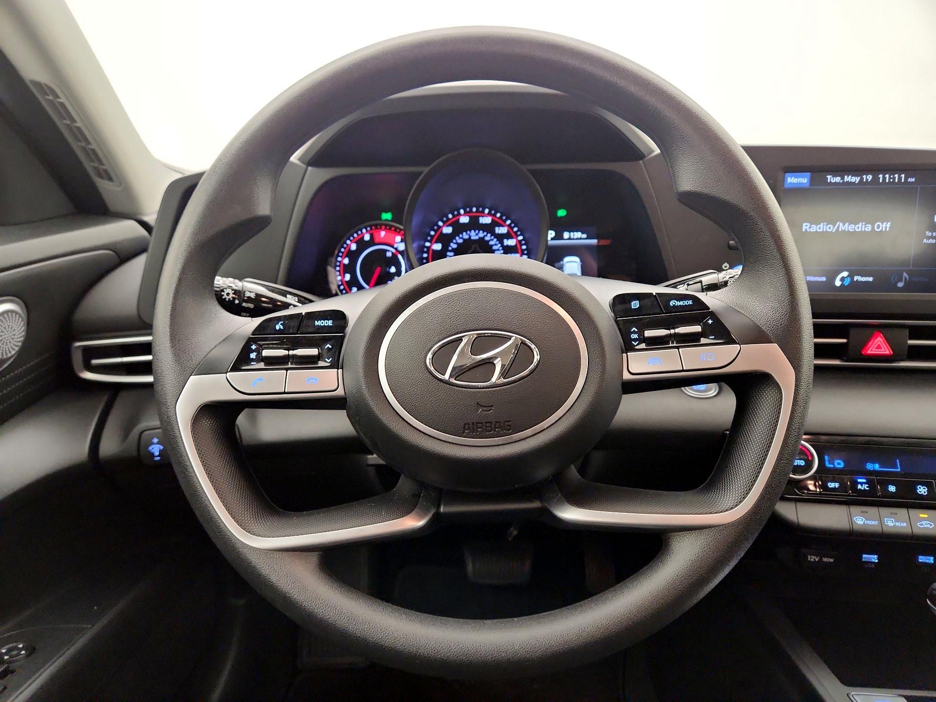 Thumbnail: 2022 Hyundai Elantra - 10